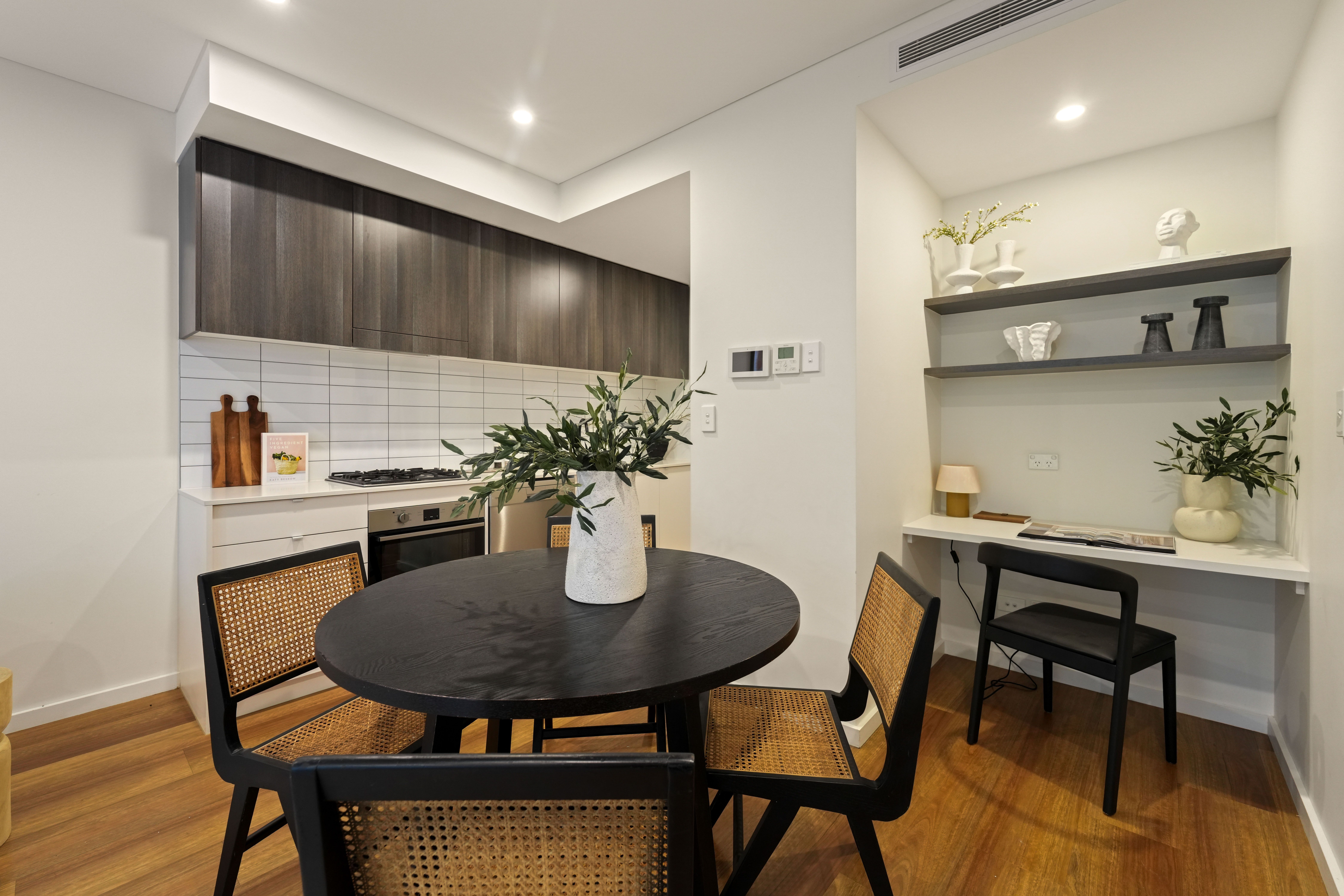 208/9 Weyland Street — photo 9 of 14