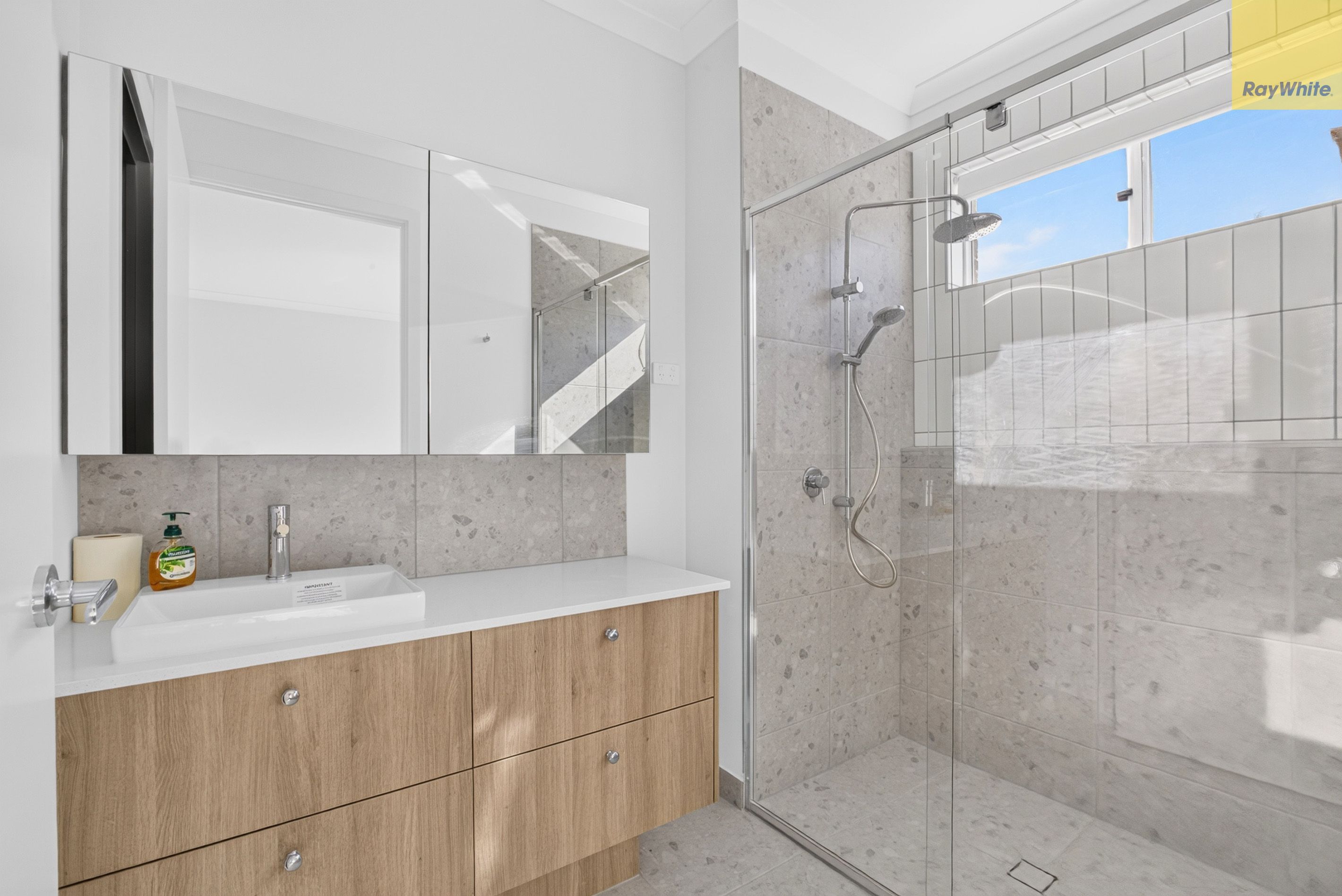 8 Garrong Street — photo 7 of 13