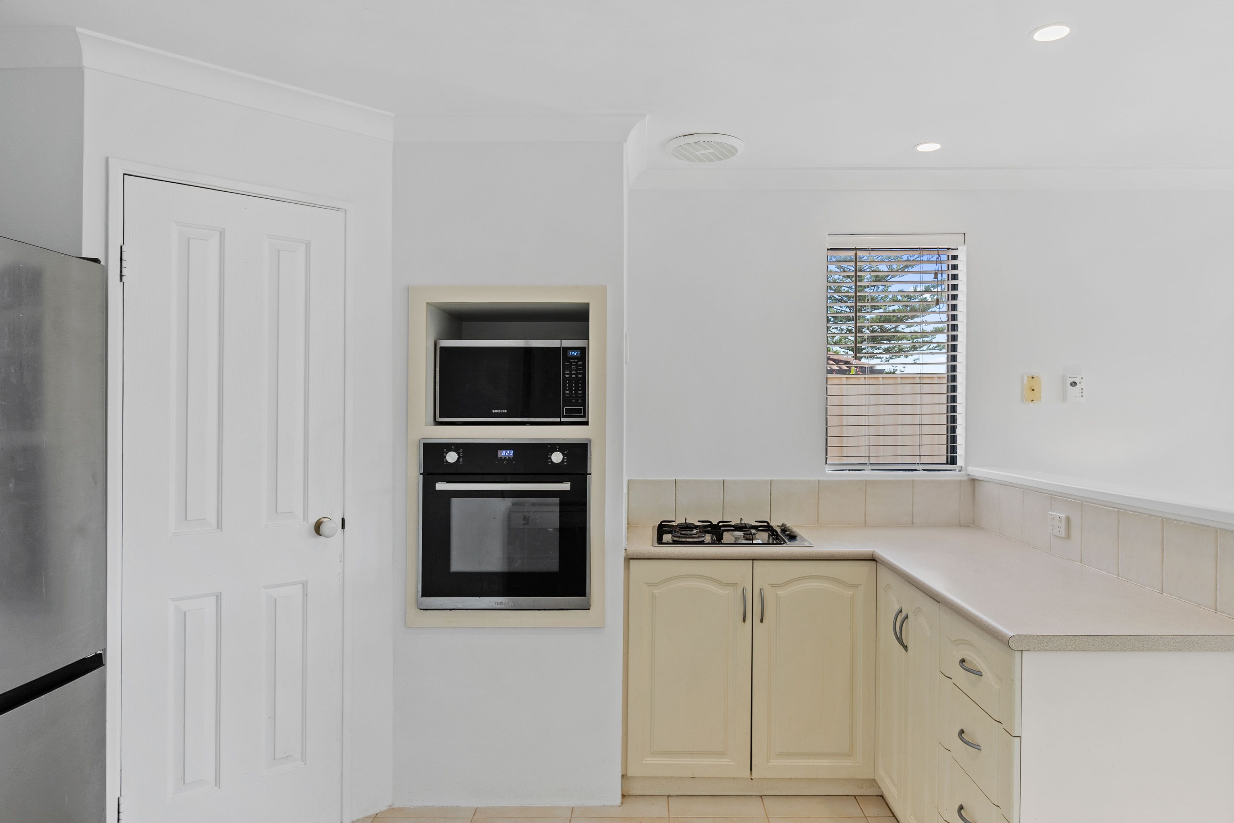 28A Russell Road — photo 7 of 25