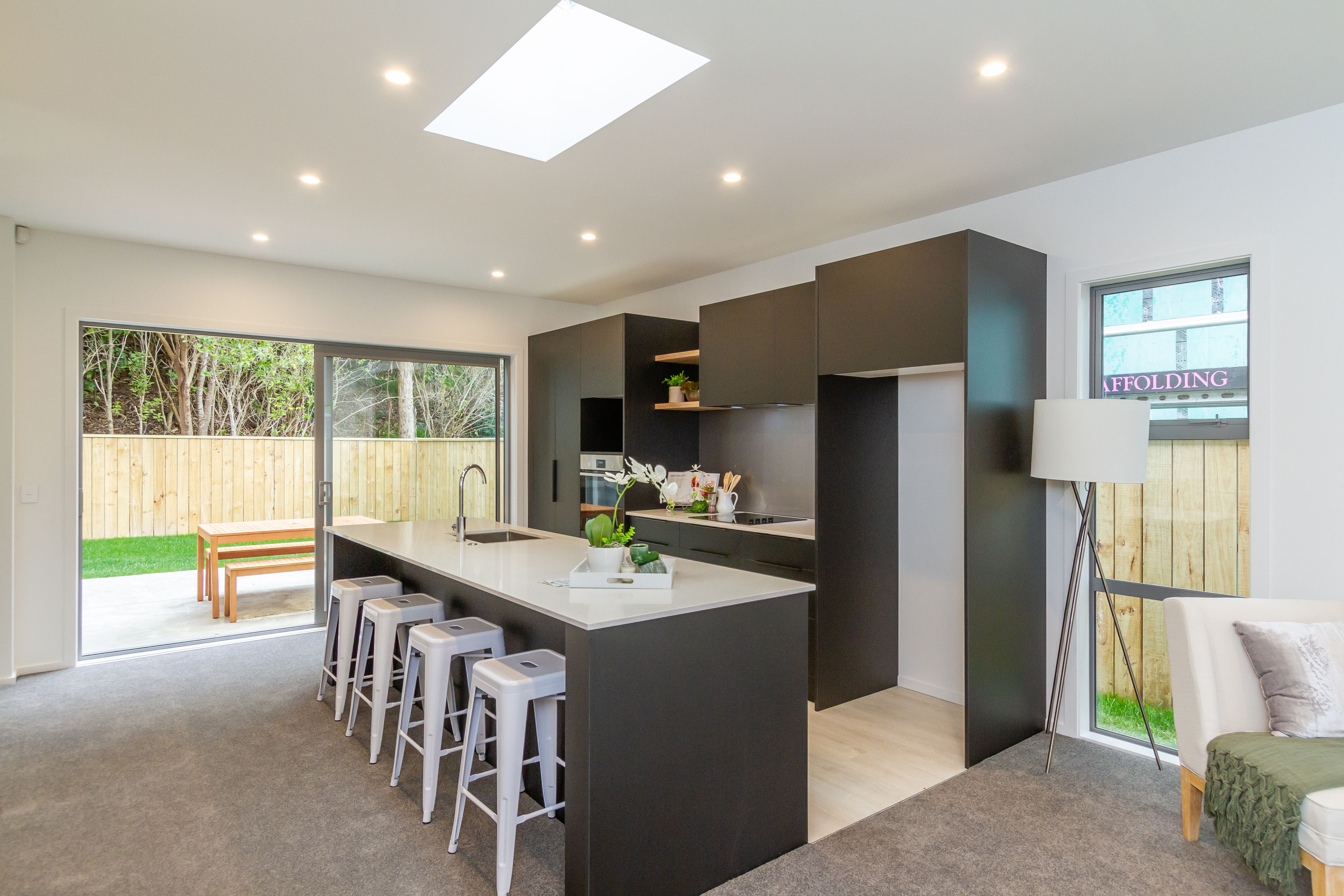3F Breakwater Way, Whitby, Porirua City