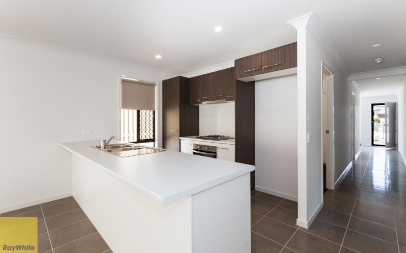 5 Cotton Crescent, Redbank Plains, QLD 4301