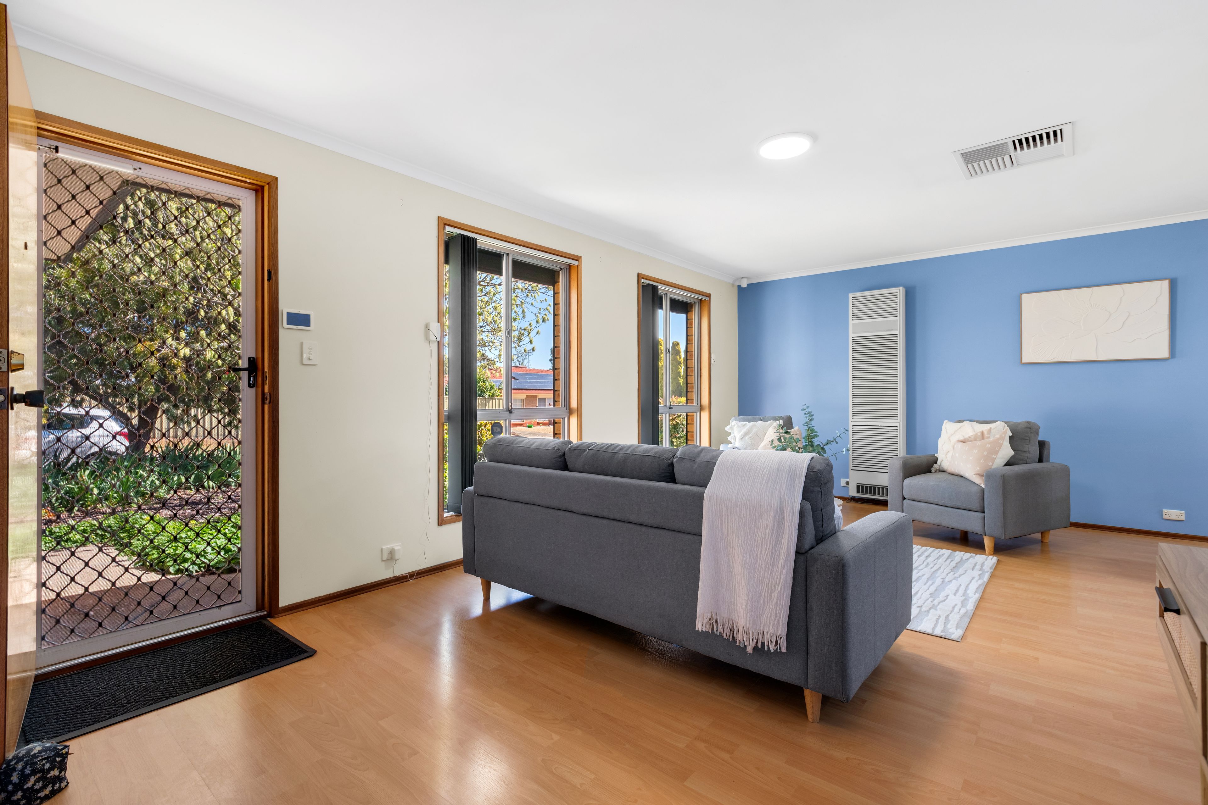 15 Cumbria Way — photo 5 of 28