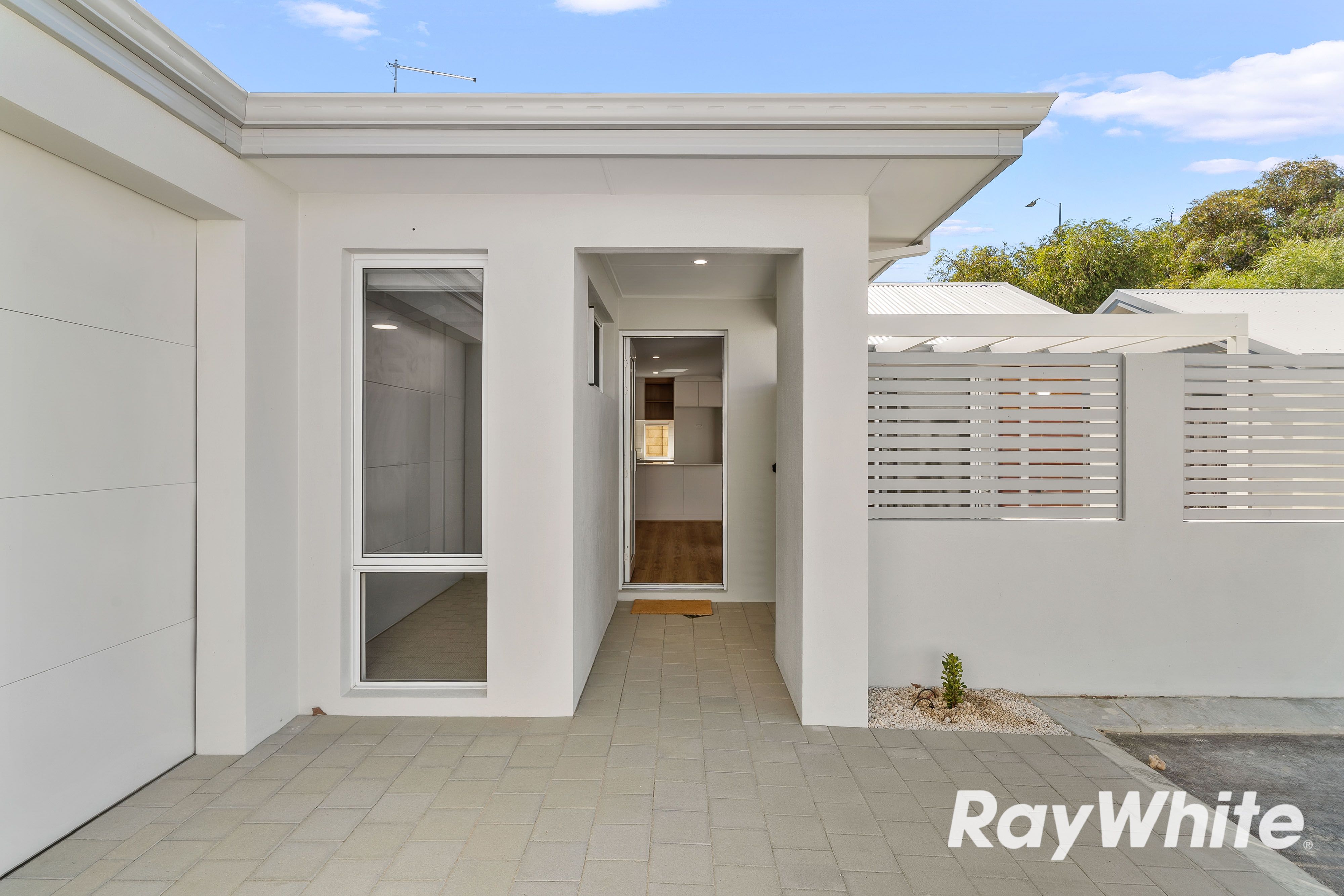 10/101 Oakleigh Drive — photo 3 of 20