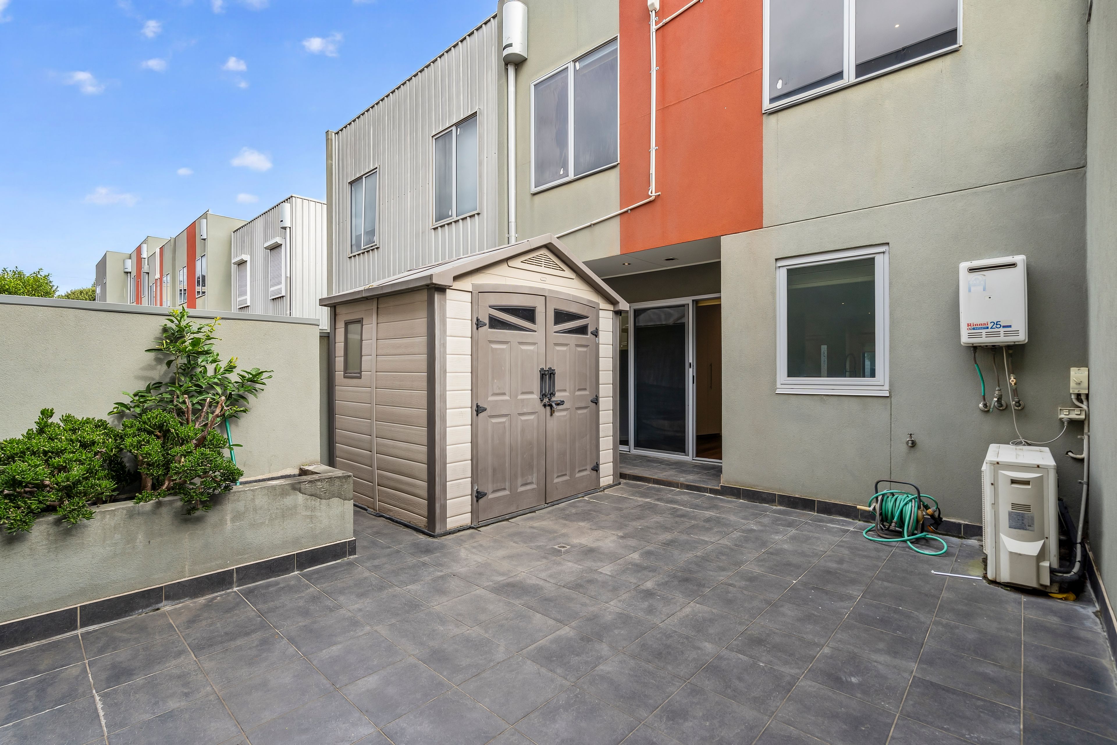 2/4A Duggan Street — photo 10 of 12