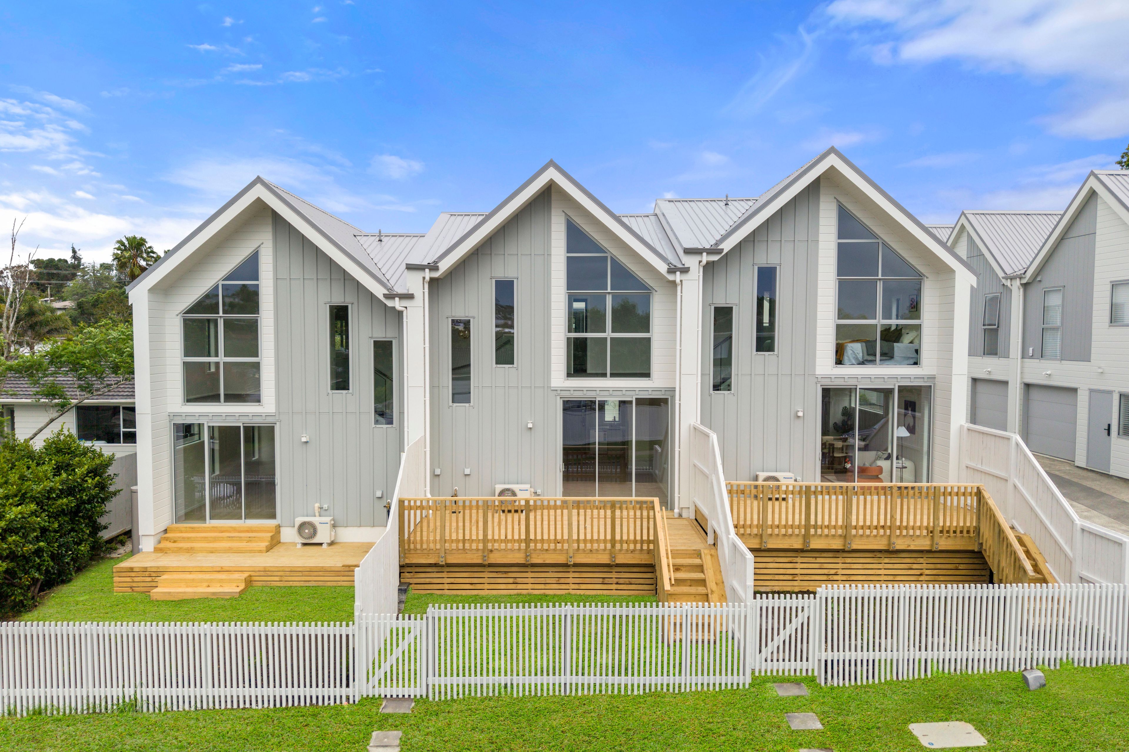 6/8 Clensmore Place, Torbay, North Shore City