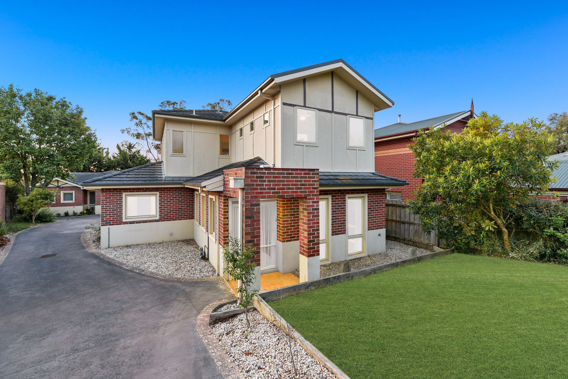 1/10 Normanton Place, Berwick VIC 3806