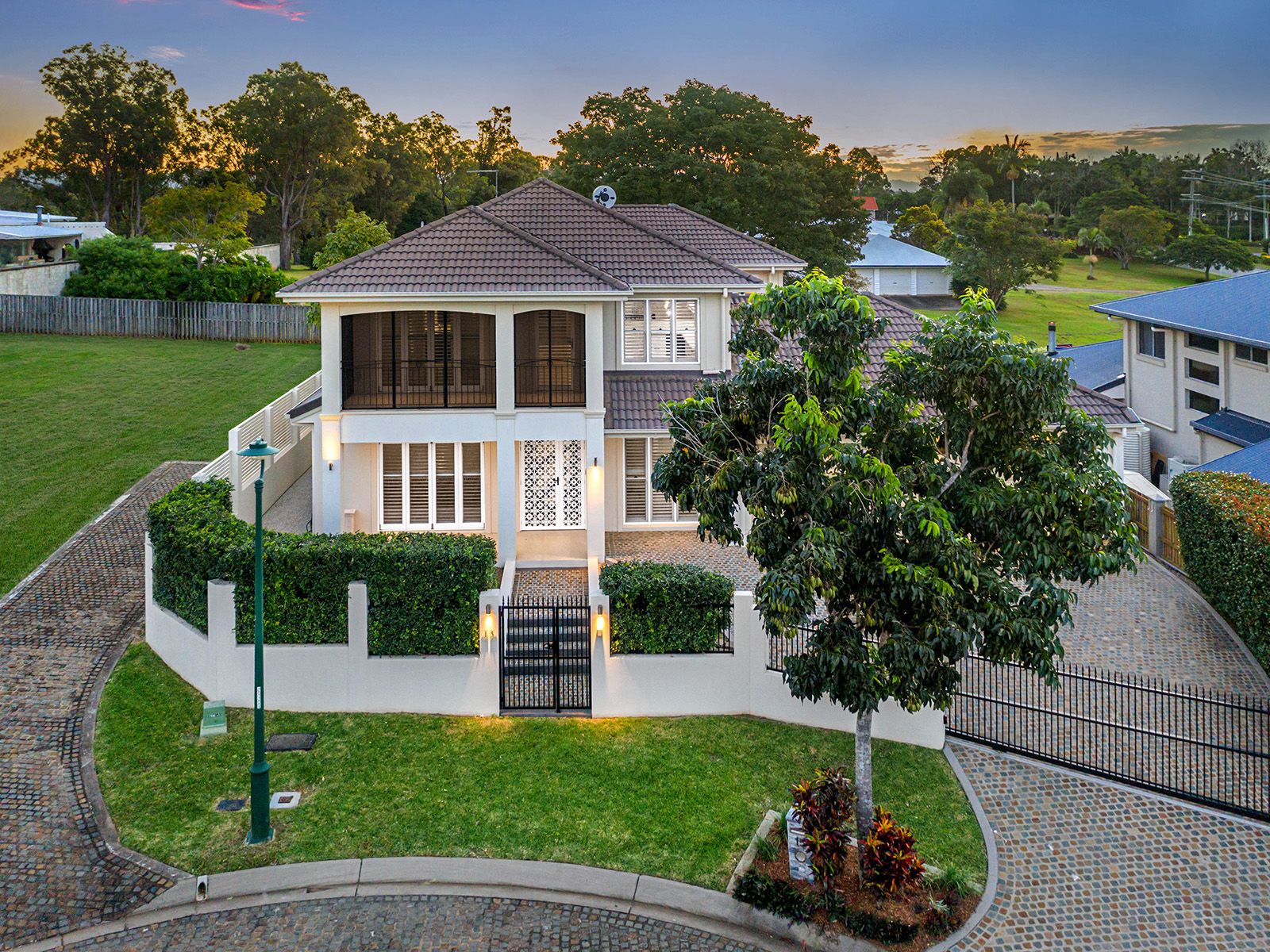 15 Dress Circle Court, Bridgeman Downs, QLD 4035