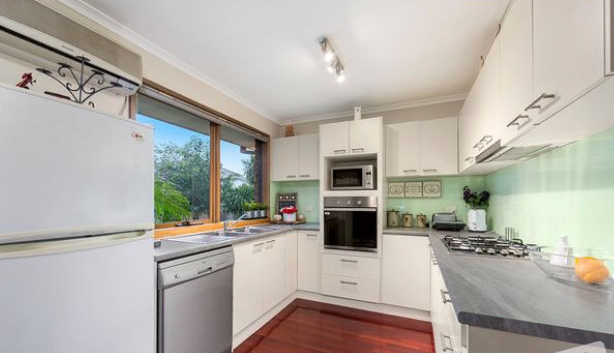 2 Antrim Close, Endeavour Hills, VIC 3802