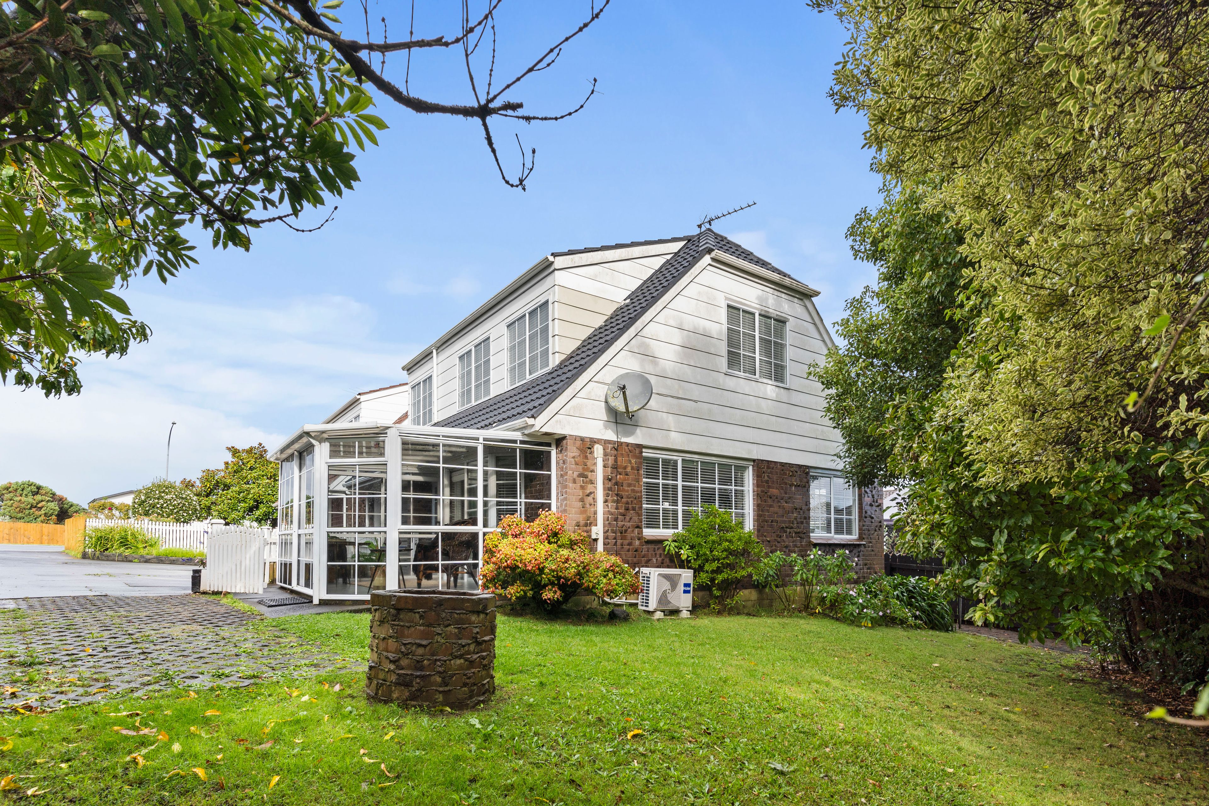 2/73 Botany Road, Botany Downs, Manukau City