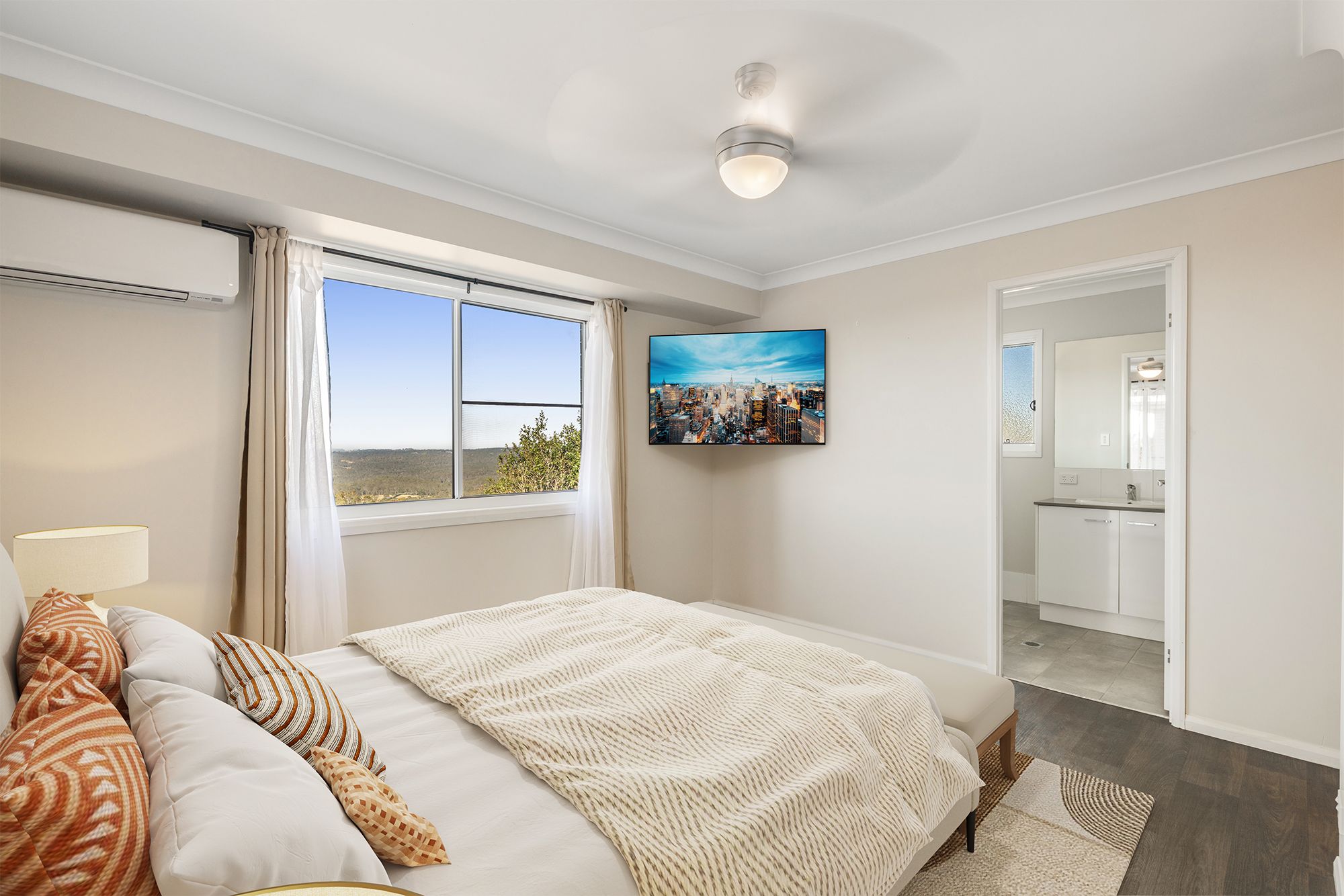 41 Charlotte Road — photo 11 of 25