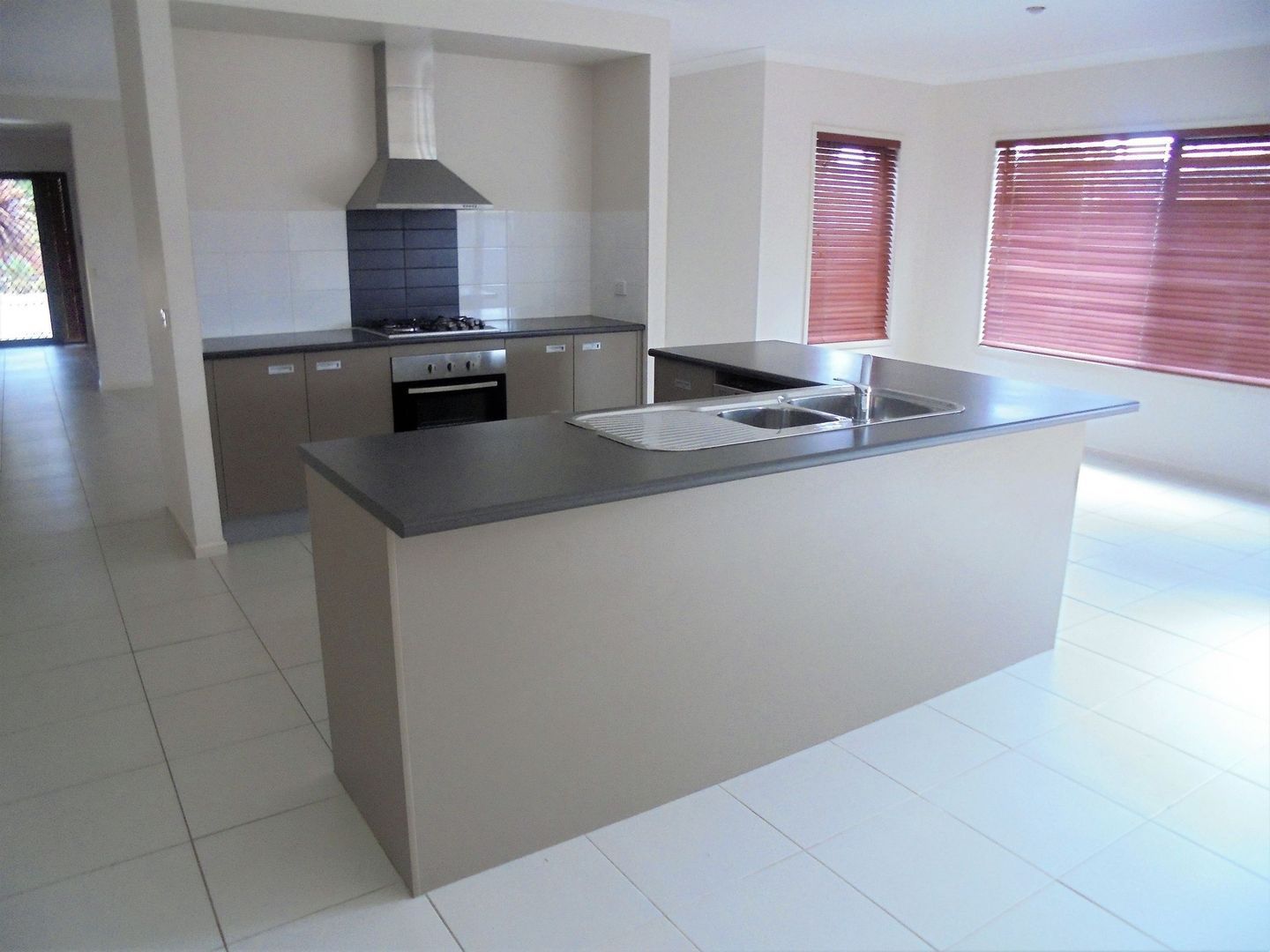 14 Eastleigh Street, Craigieburn, VIC 3064