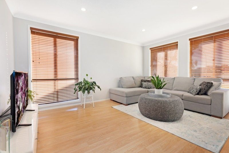 8 Gleneagles Way, Glenmore Park, NSW 2745