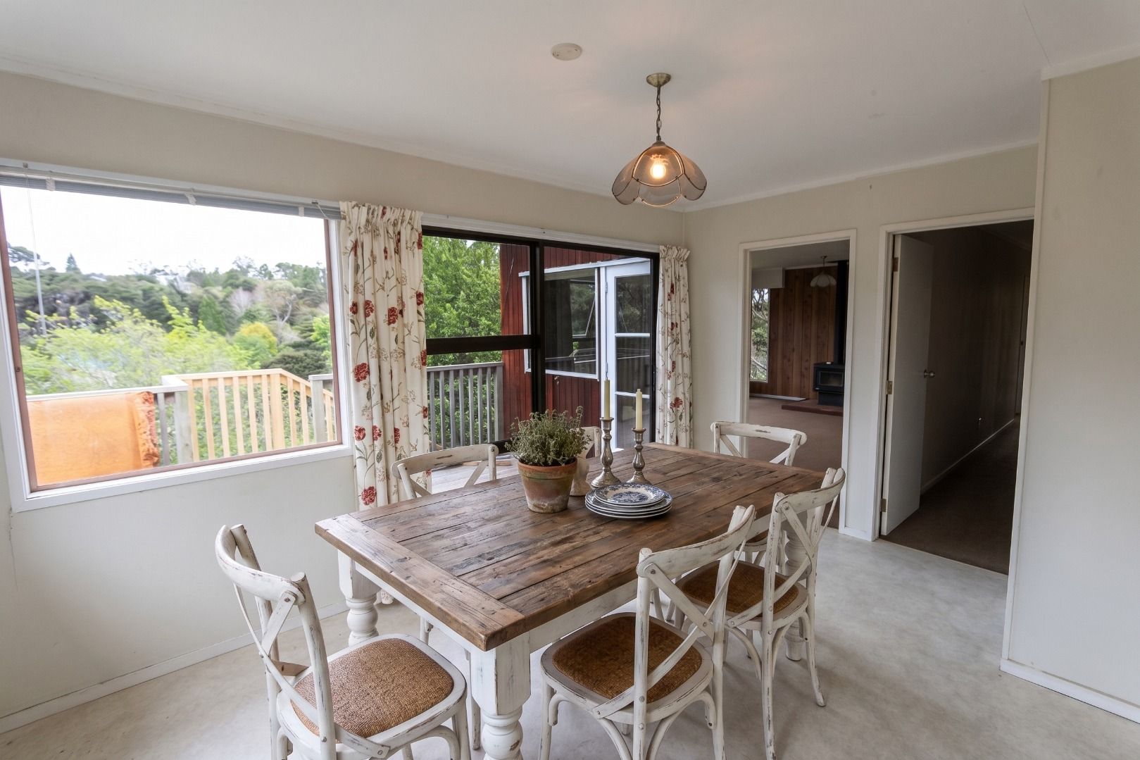 4 Woontons Lane, Titirangi, Waitakere City