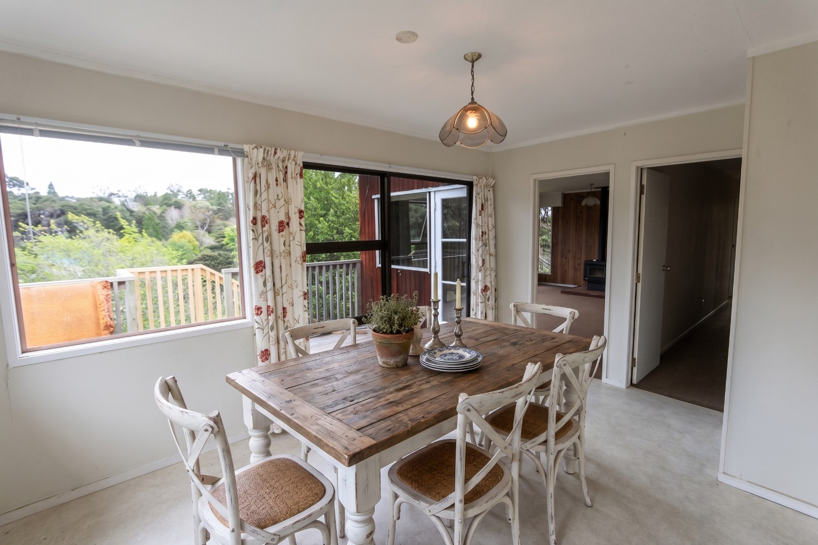 4 Woontons Lane, Titirangi, Waitakere City