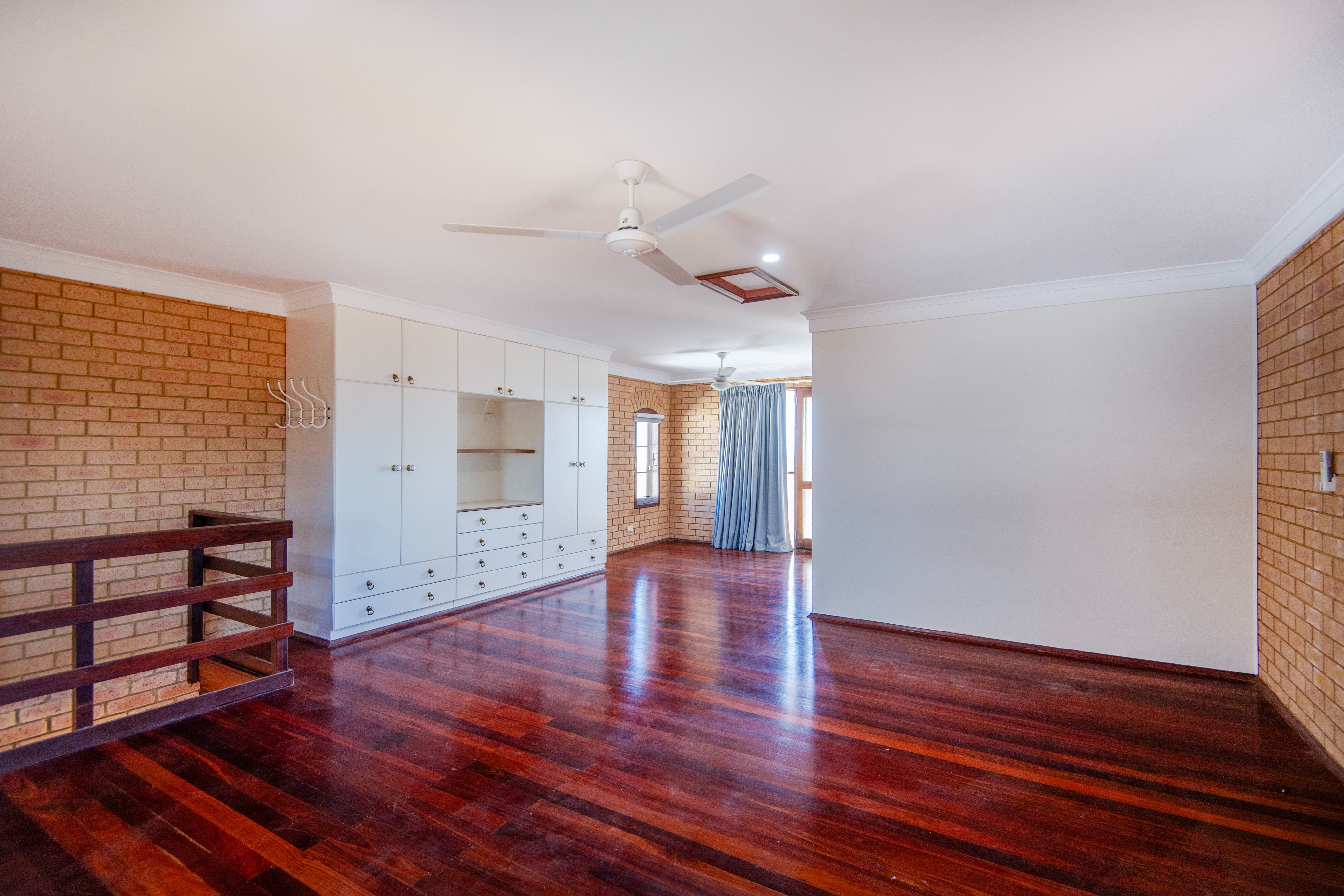 5644 North West Coastal Highway — photo 8 of 16