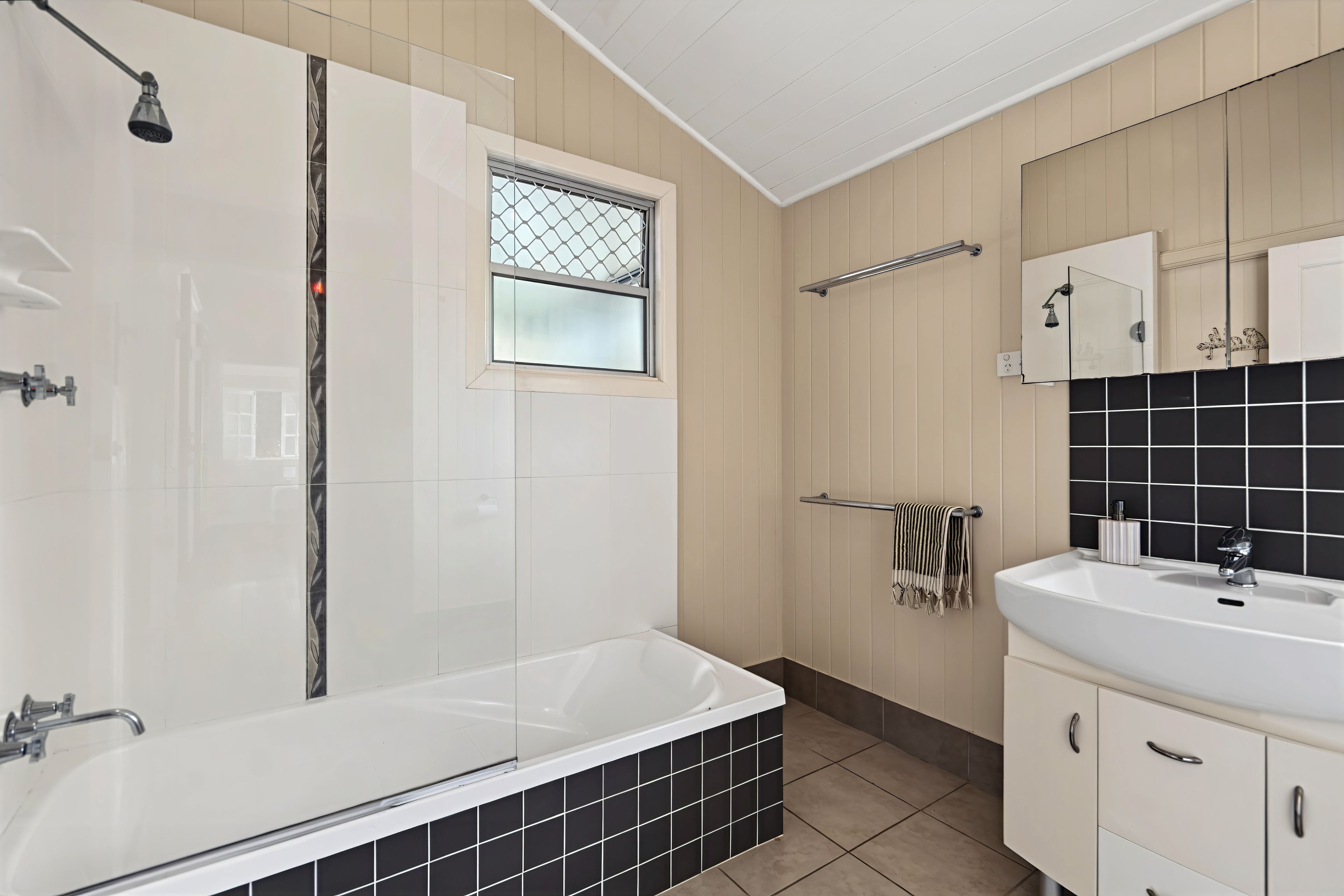 60 Kindara Street — photo 12 of 29