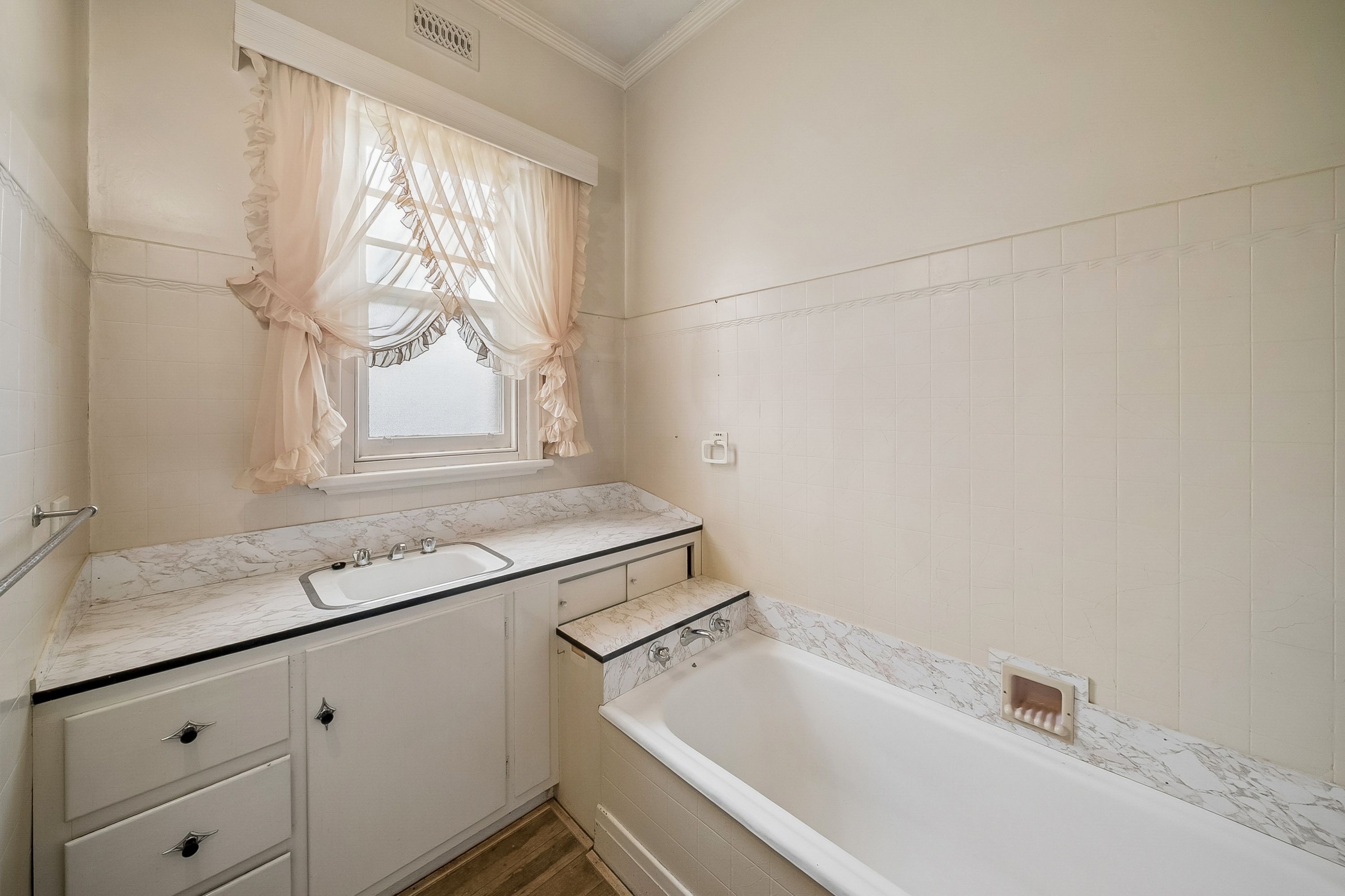 7 Pearce Street — photo 8 of 16