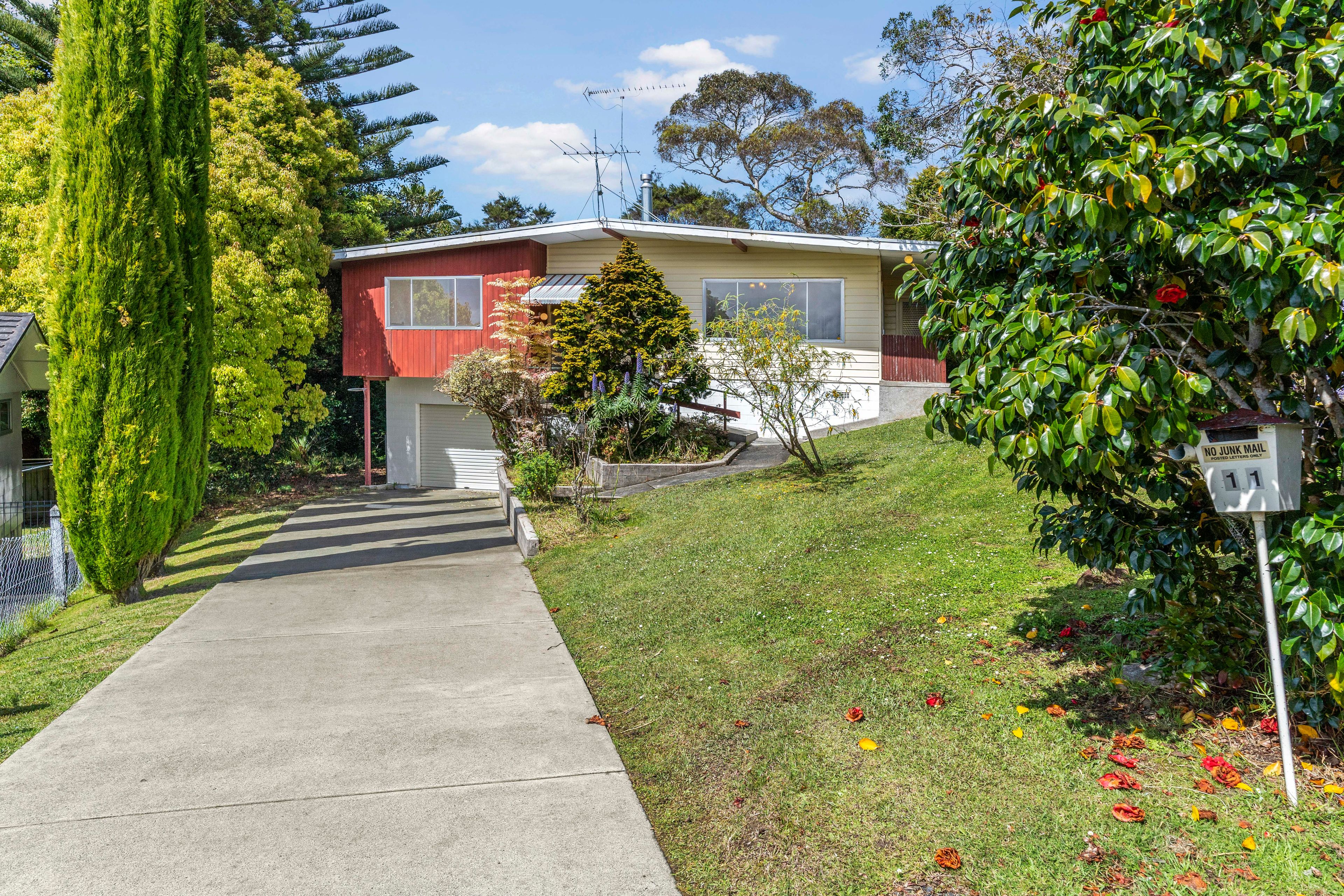 11 Vinceroy Place, Green Bay, Waitakere City