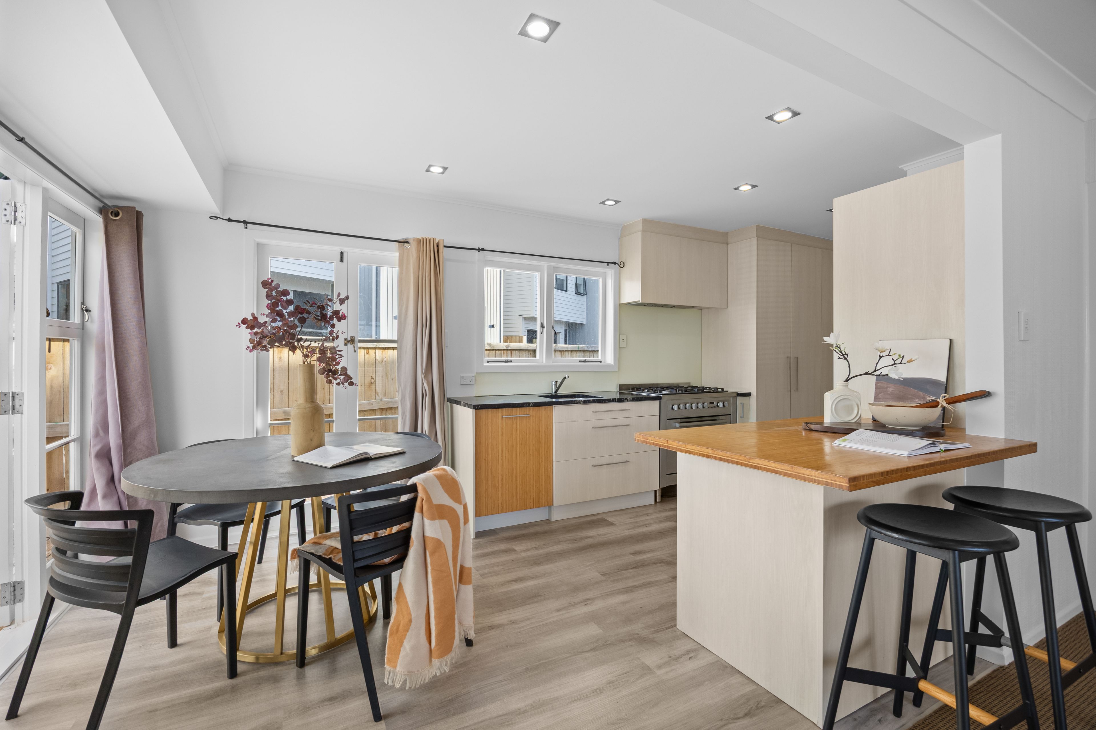 1/3 Mackenzie Street, Te Atatu South, Waitakere City