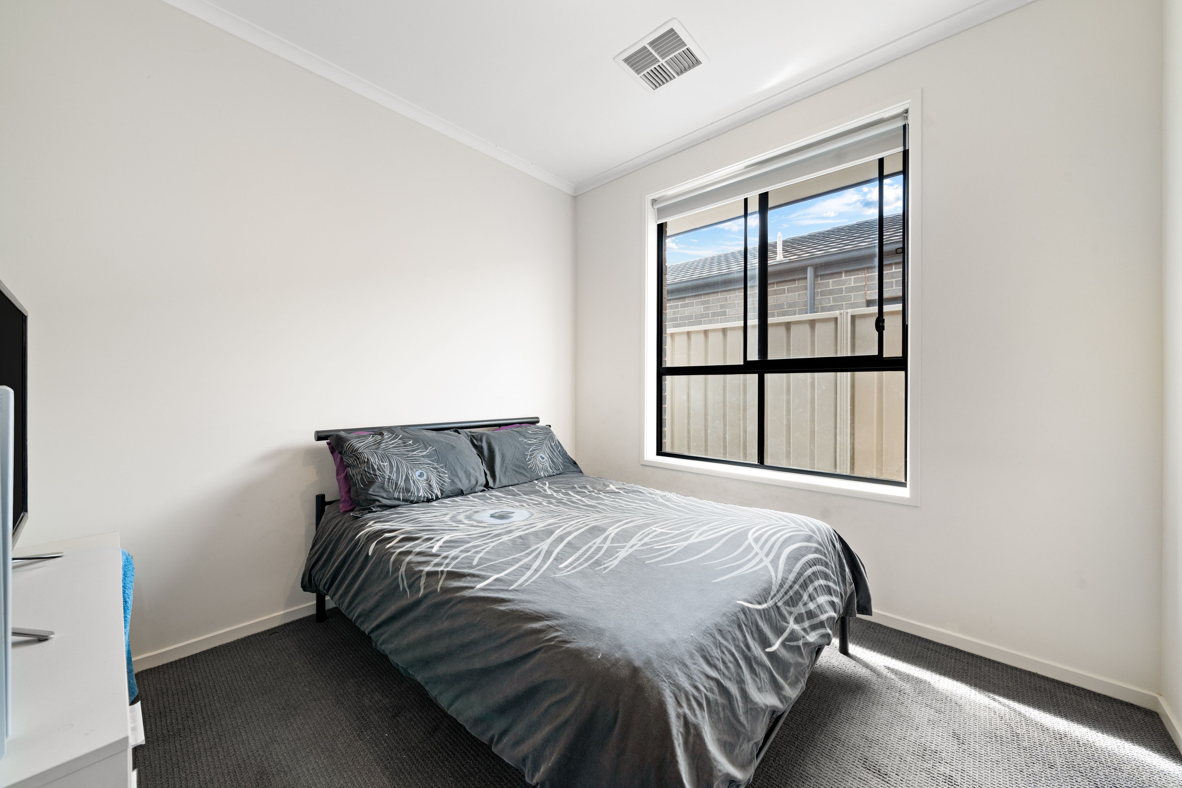20 Bonham Crescent — photo 4 of 20