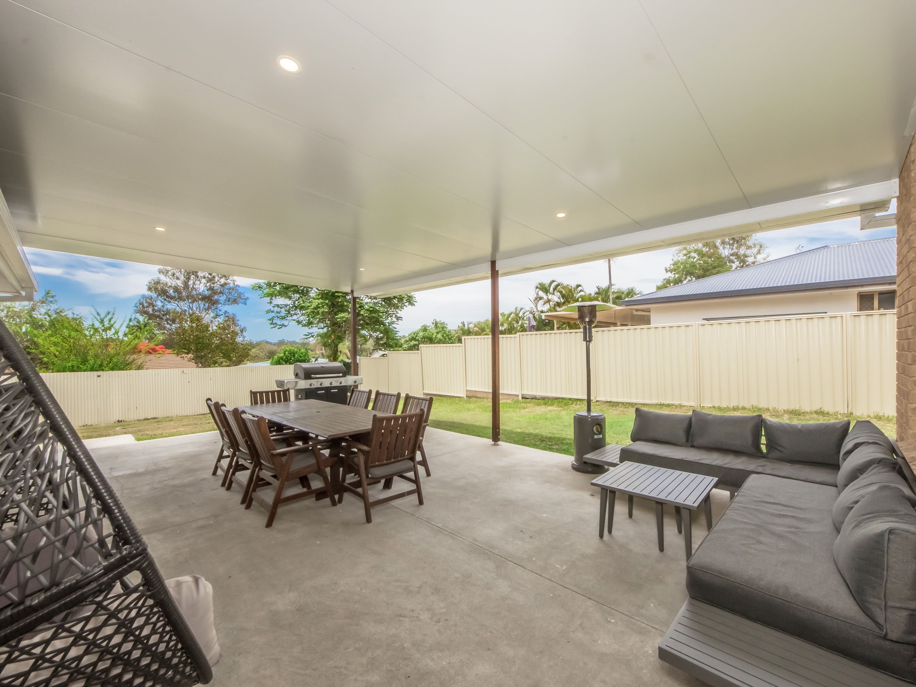 15 Barradine Crescent, Helensvale, QLD 4212