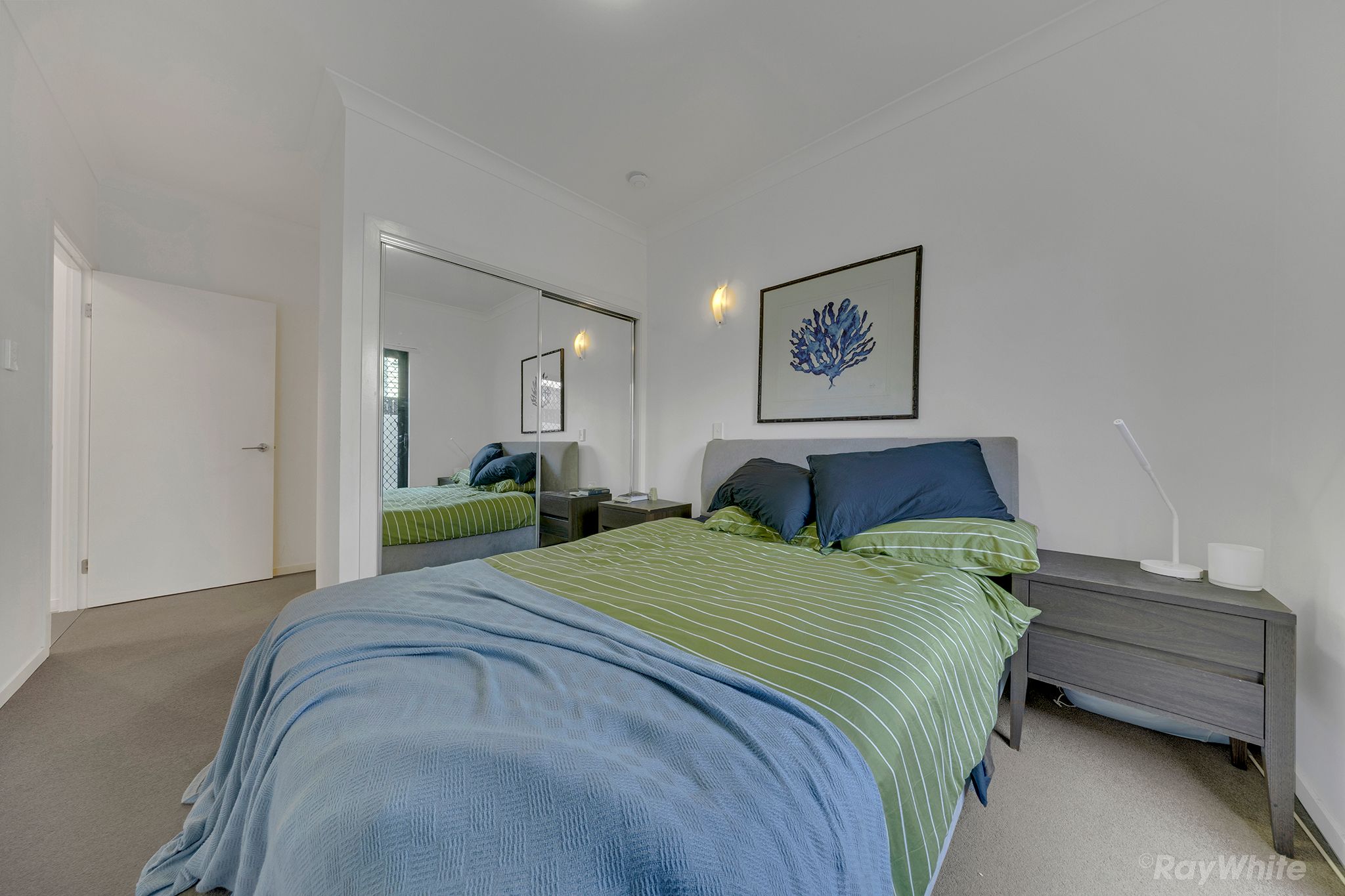 2/1 Bayne Street — photo 6 of 10