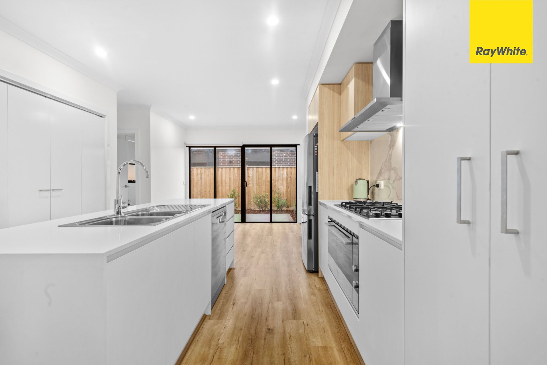 101 Shelterbelt Avenue — photo 5 of 18
