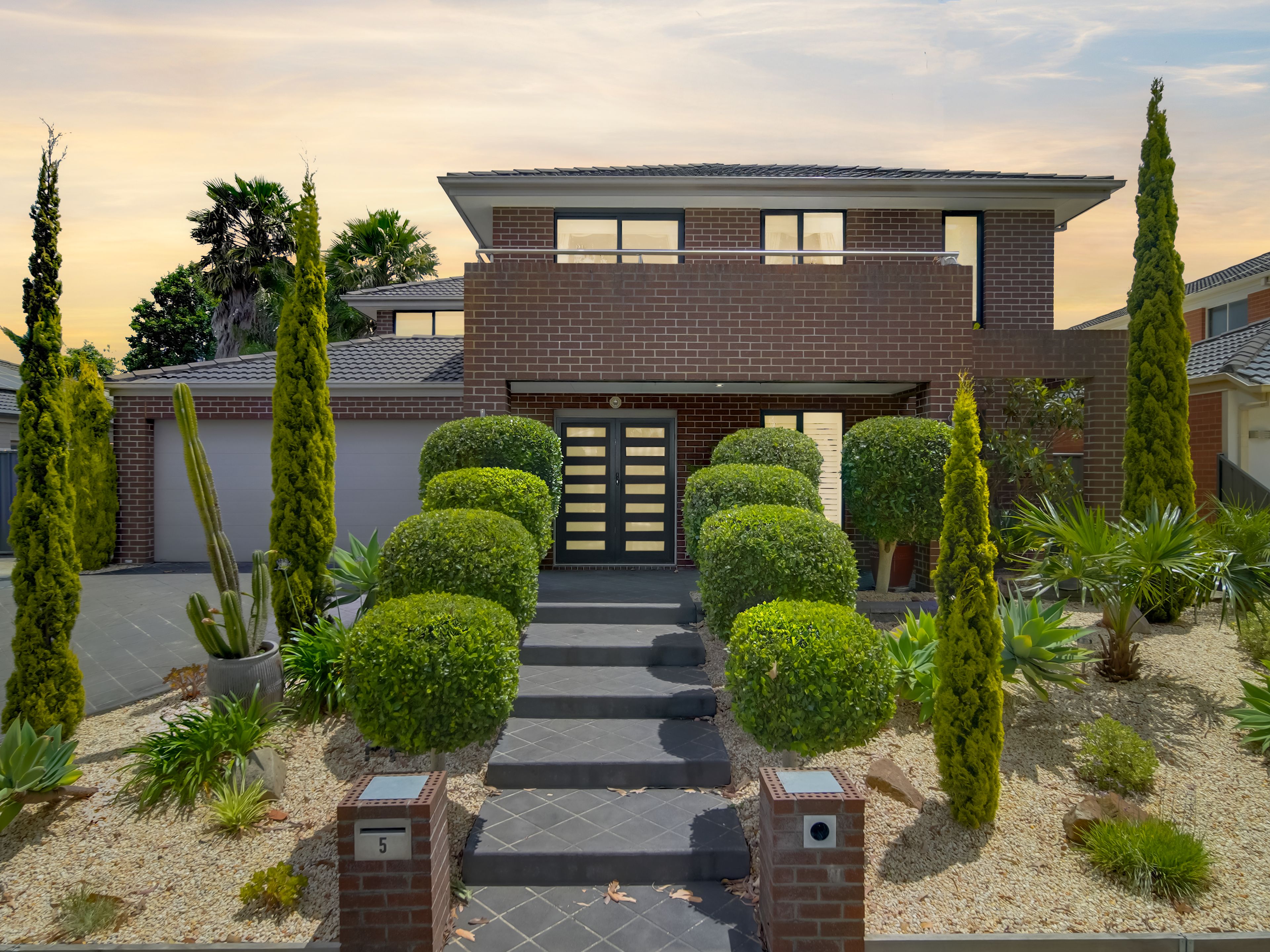 5 Merrowland Avenue, Cranbourne North, VIC 3977