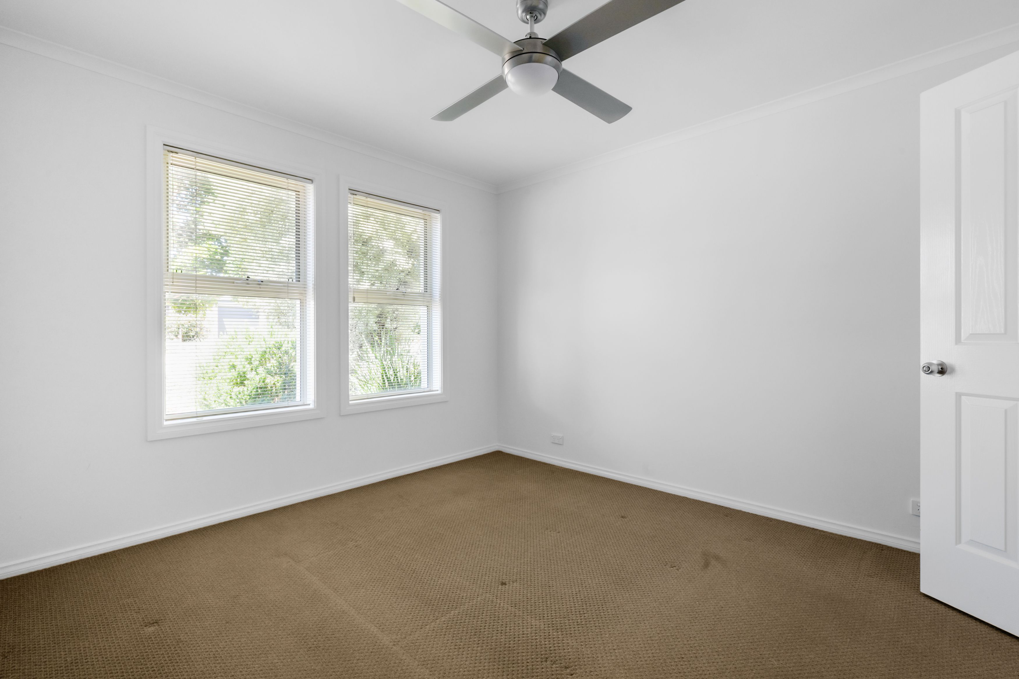 5 Willowbark Crescent — photo 6 of 17