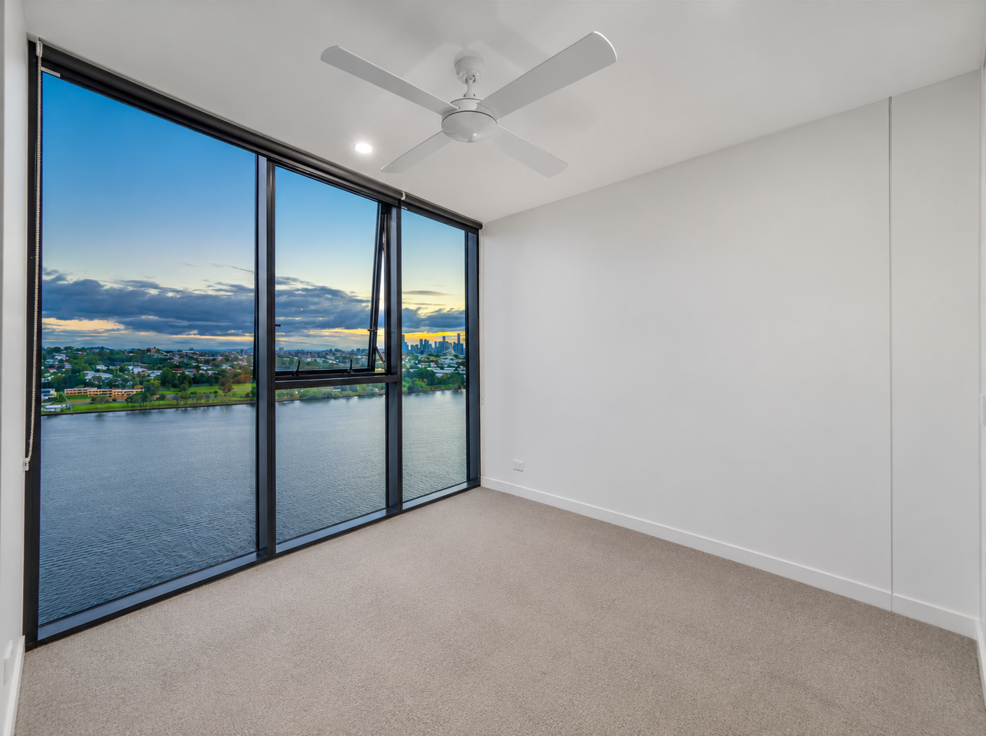 21209/7 Wharf Street — photo 3 of 16
