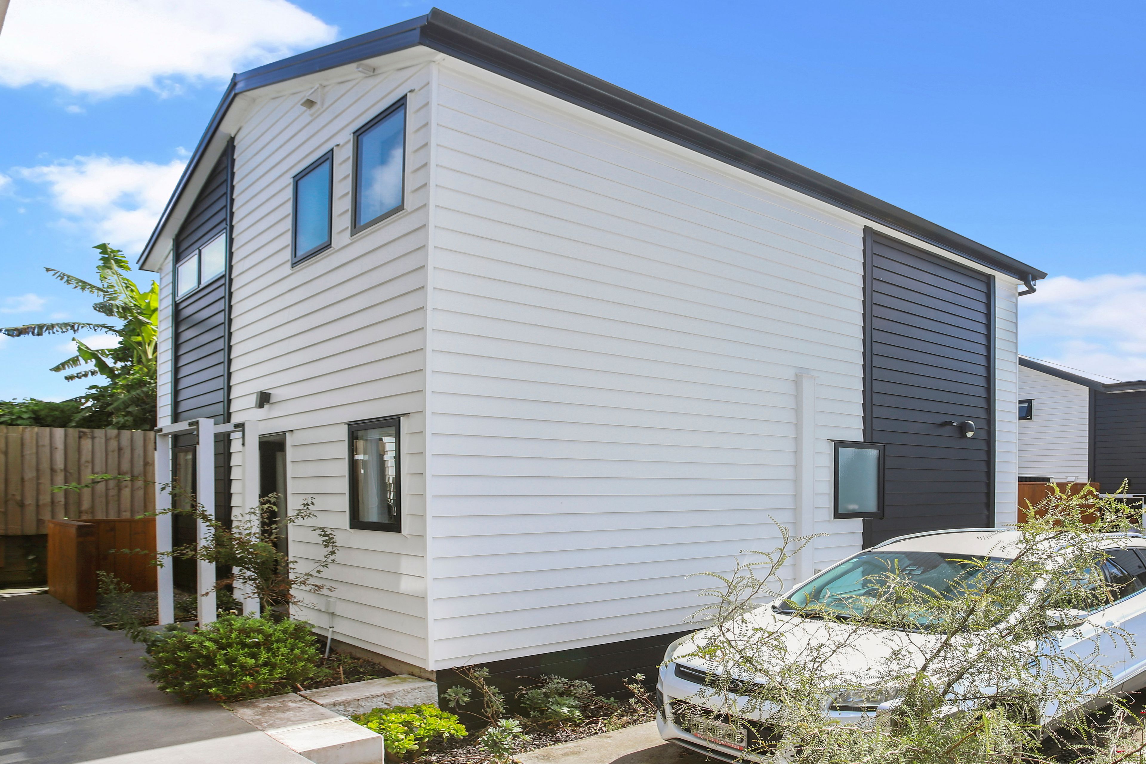 4/6 St. Leonards Road, Kelston, Waitakere City