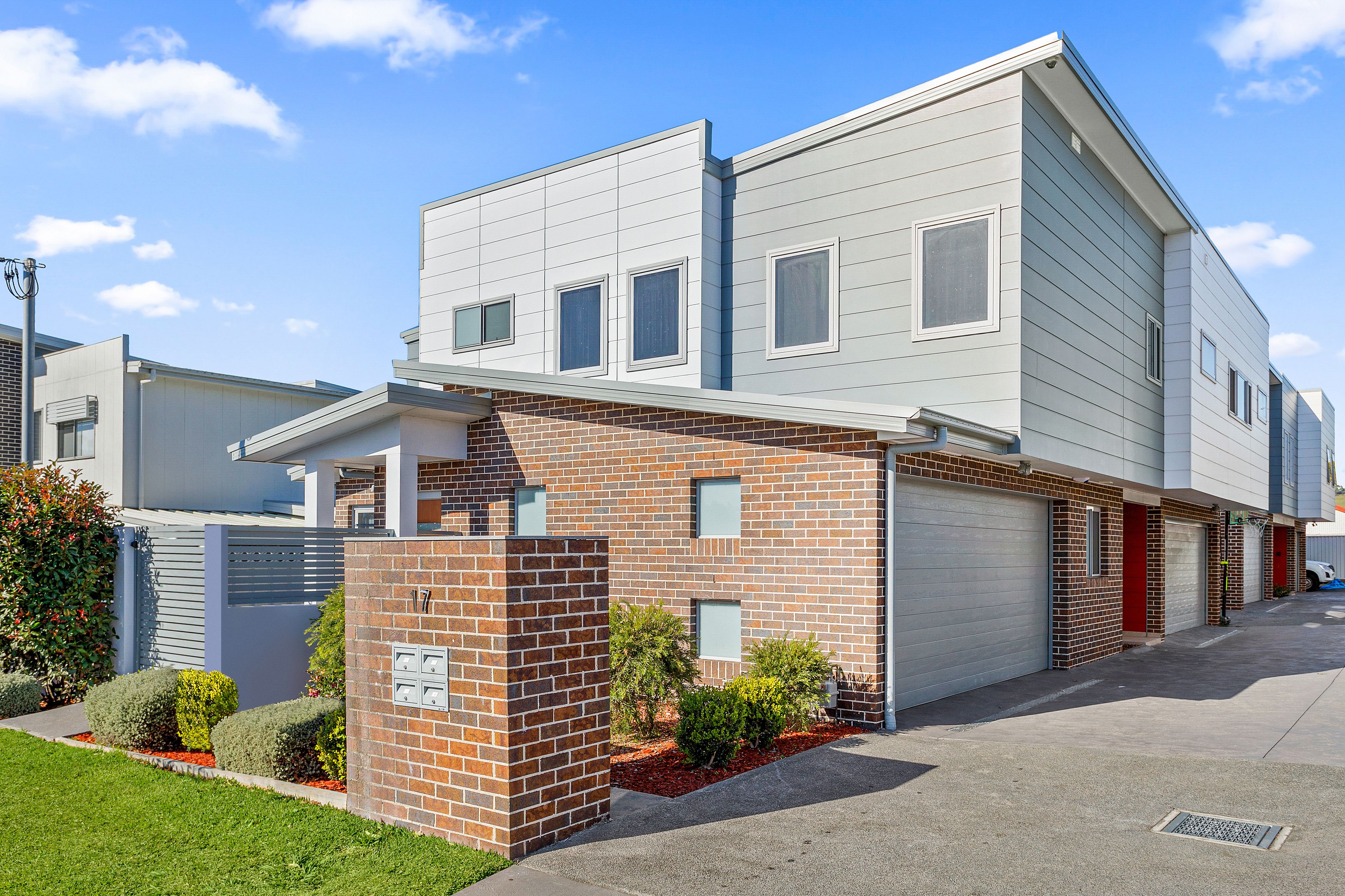 17 Fisher Street, Oak Flats NSW 2529