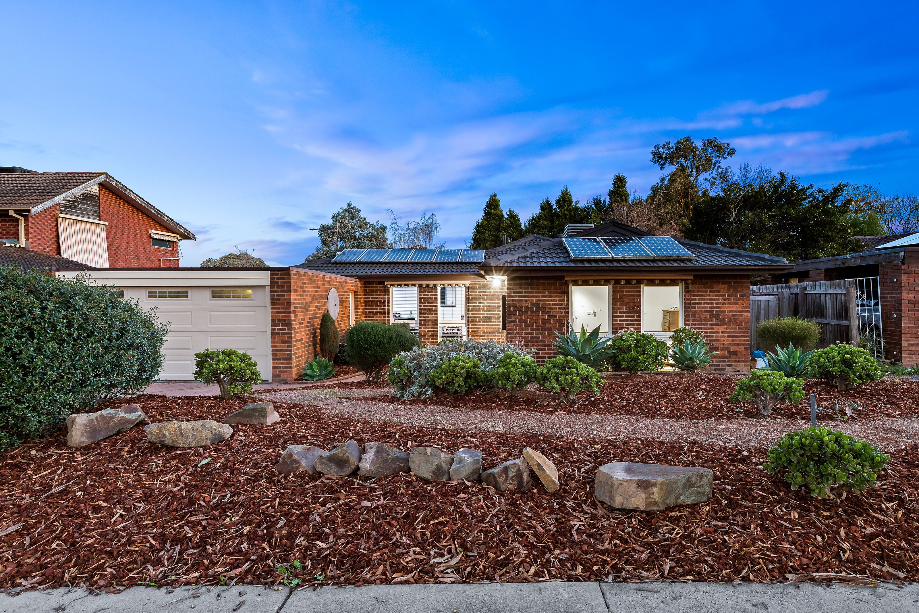 8 Collendina Crescent, Scoresby VIC 3179