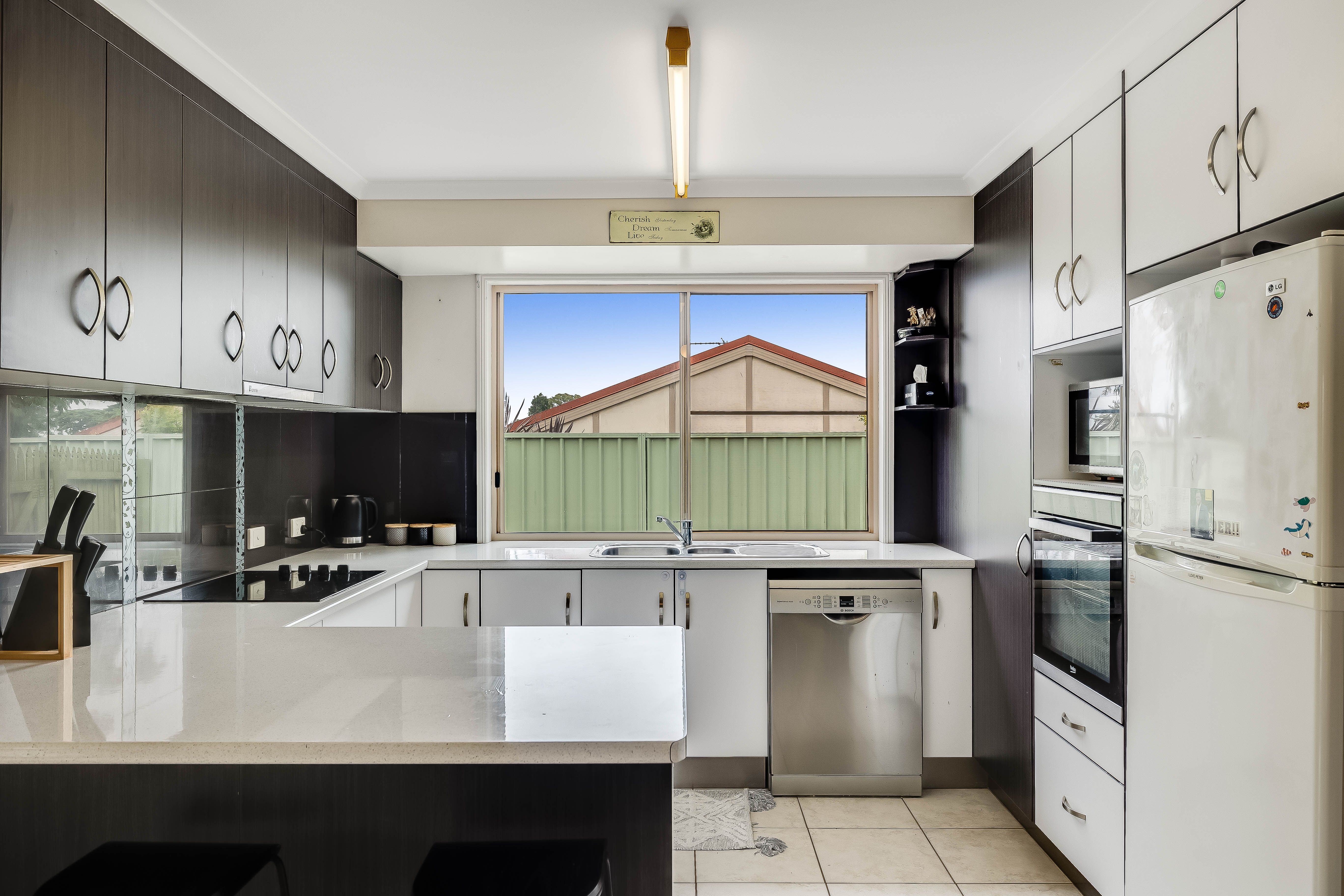 16 Black Court, Wilsonton, QLD 4350