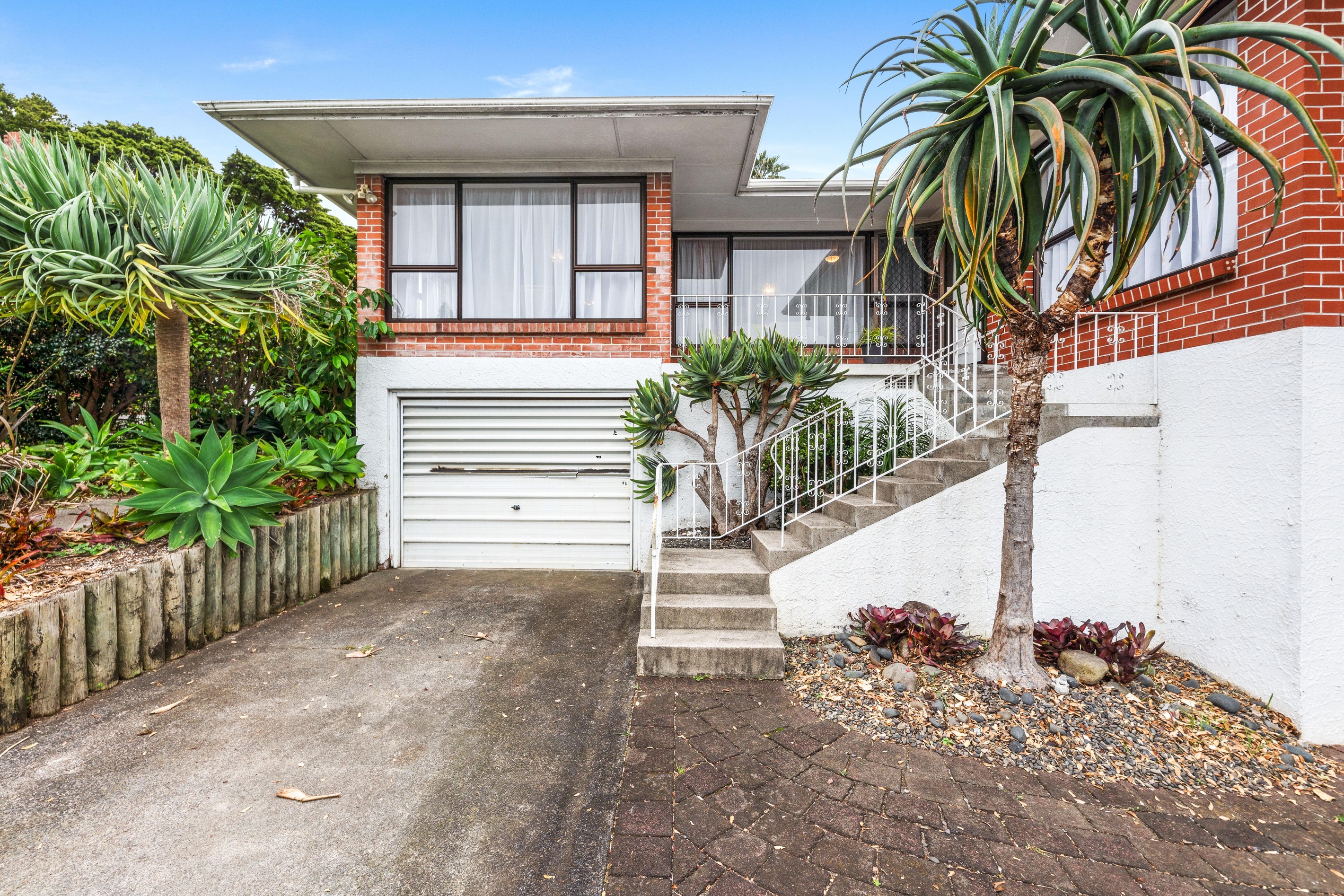 23 Lawrence Crescent, Hill Park, Manukau City