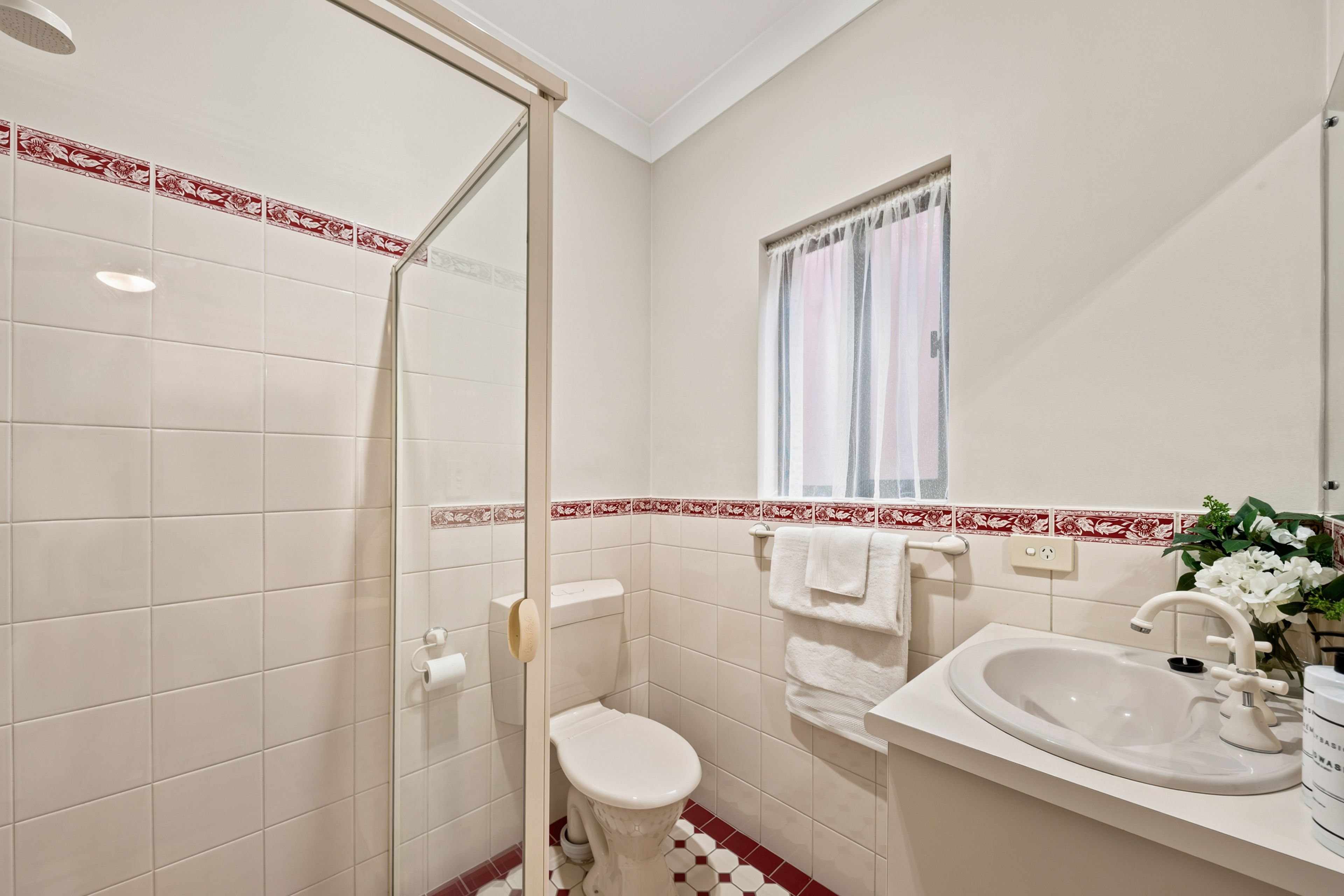 23 Douglas Avenue — photo 8 of 23
