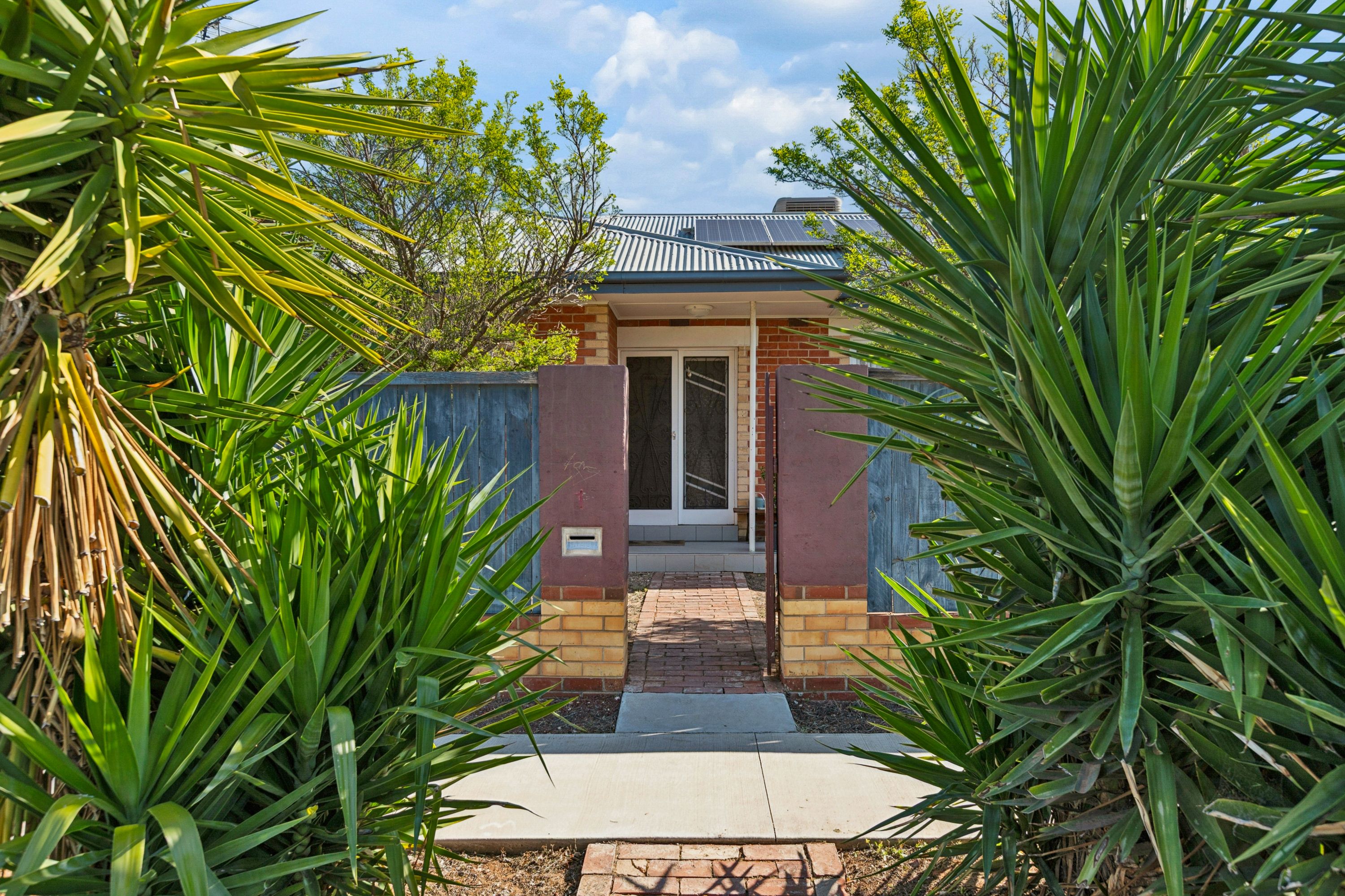 1 Oak Avenue — photo 2 of 20