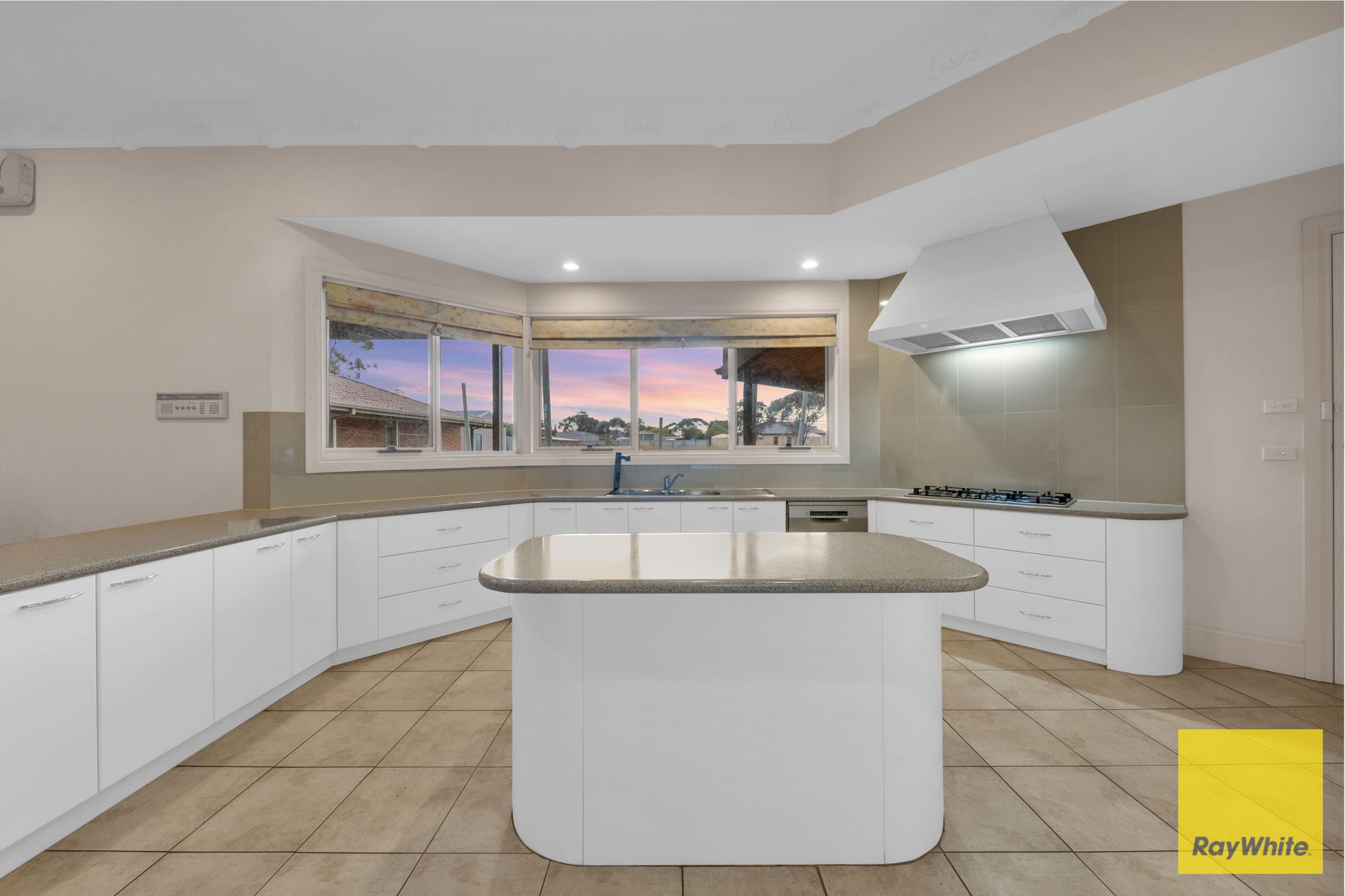 18-20 Bindowan Drive — photo 10 of 30
