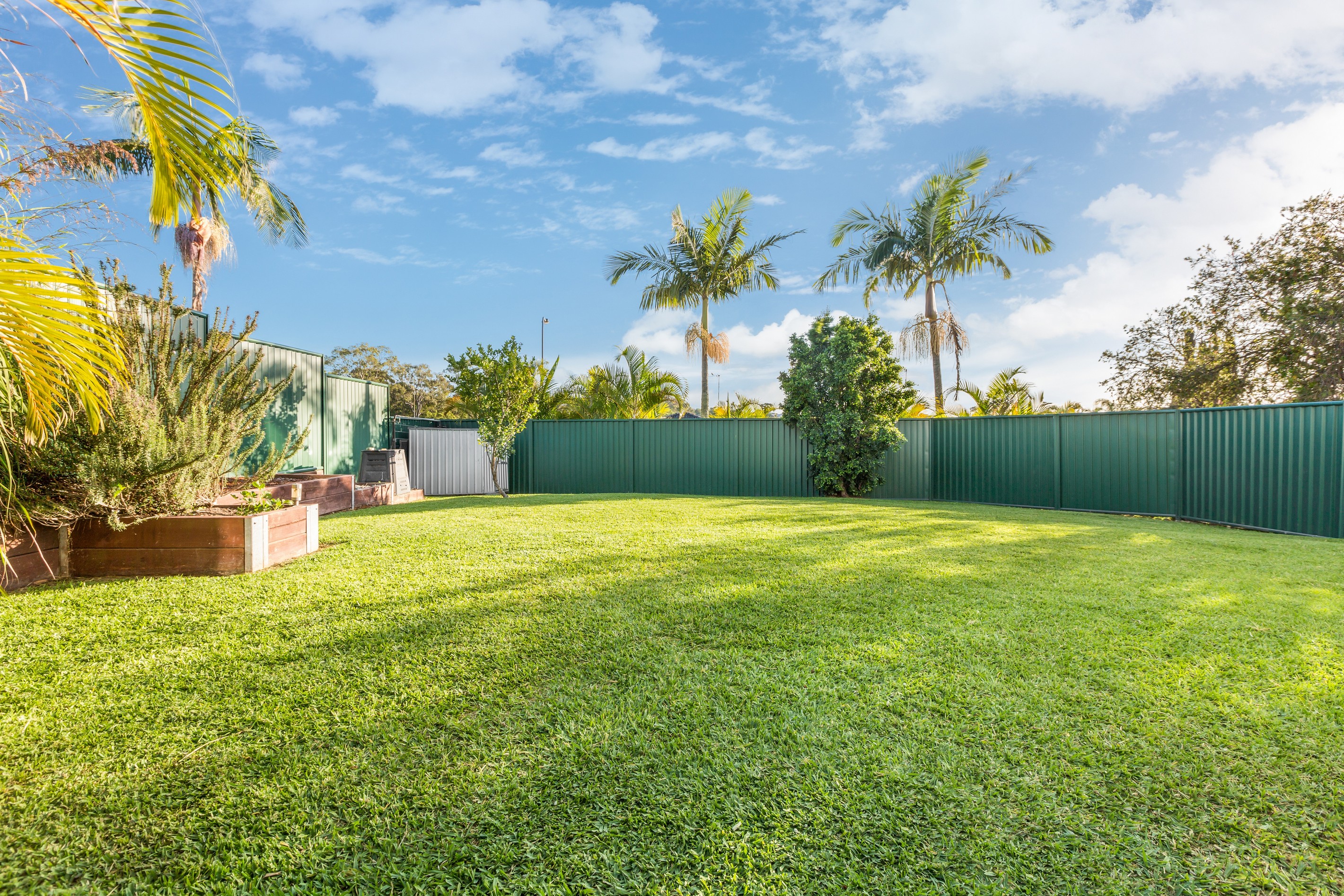 4 Mary Ann Street, Benowa, QLD 4217