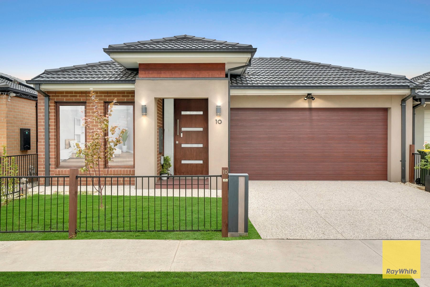 10 Pennyroyal Avenue, Truganina VIC 3029