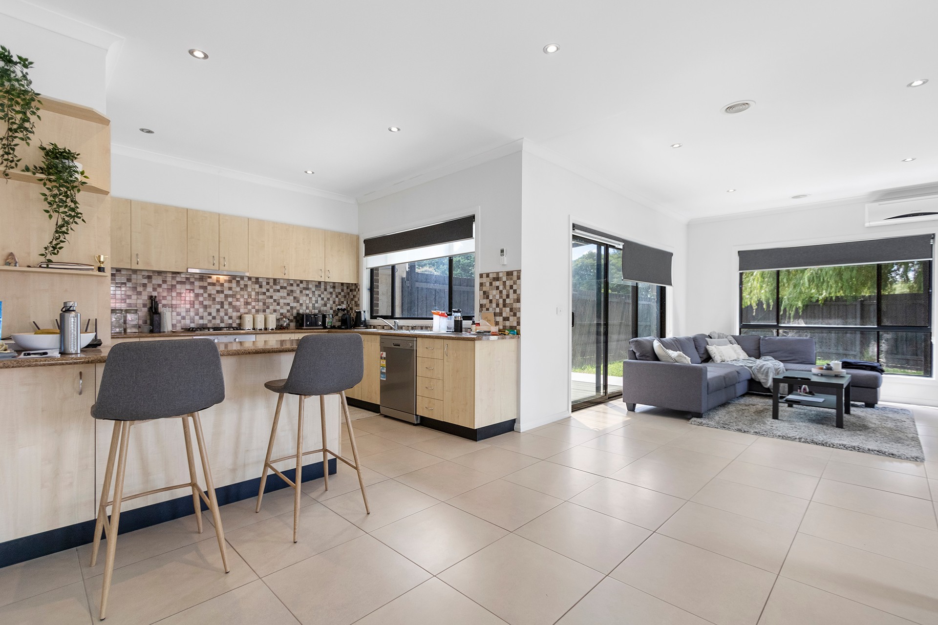 35 Earnshaw Drive, Carrum Downs, VIC 3201