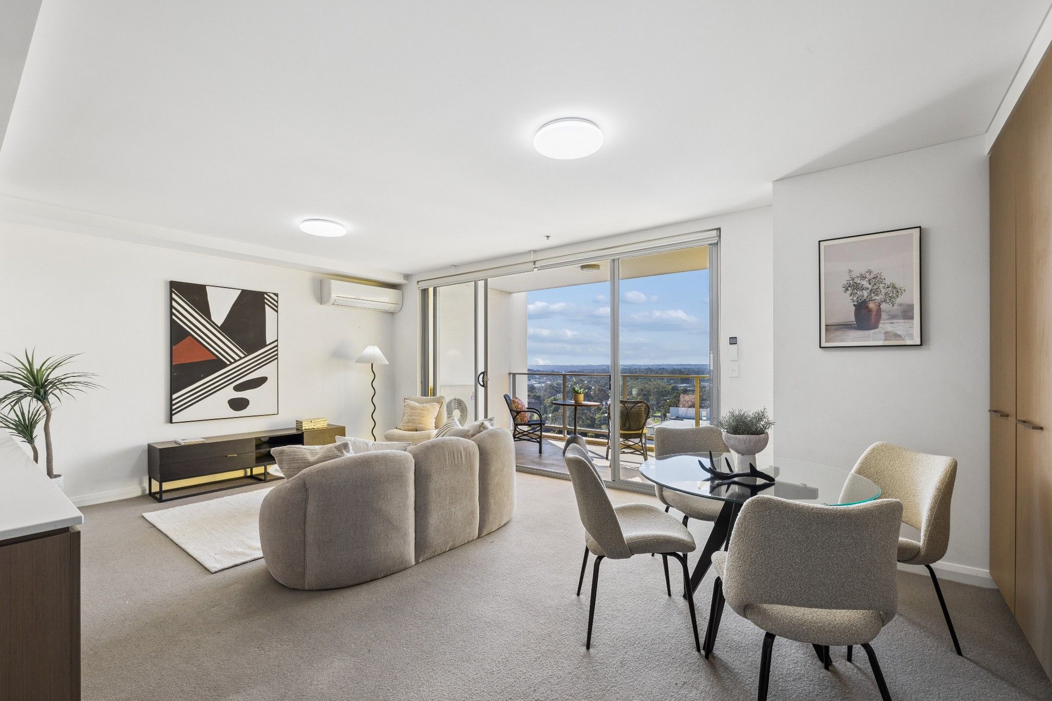 81/1-3 Bigge Street — photo from Ray White Rhodes
