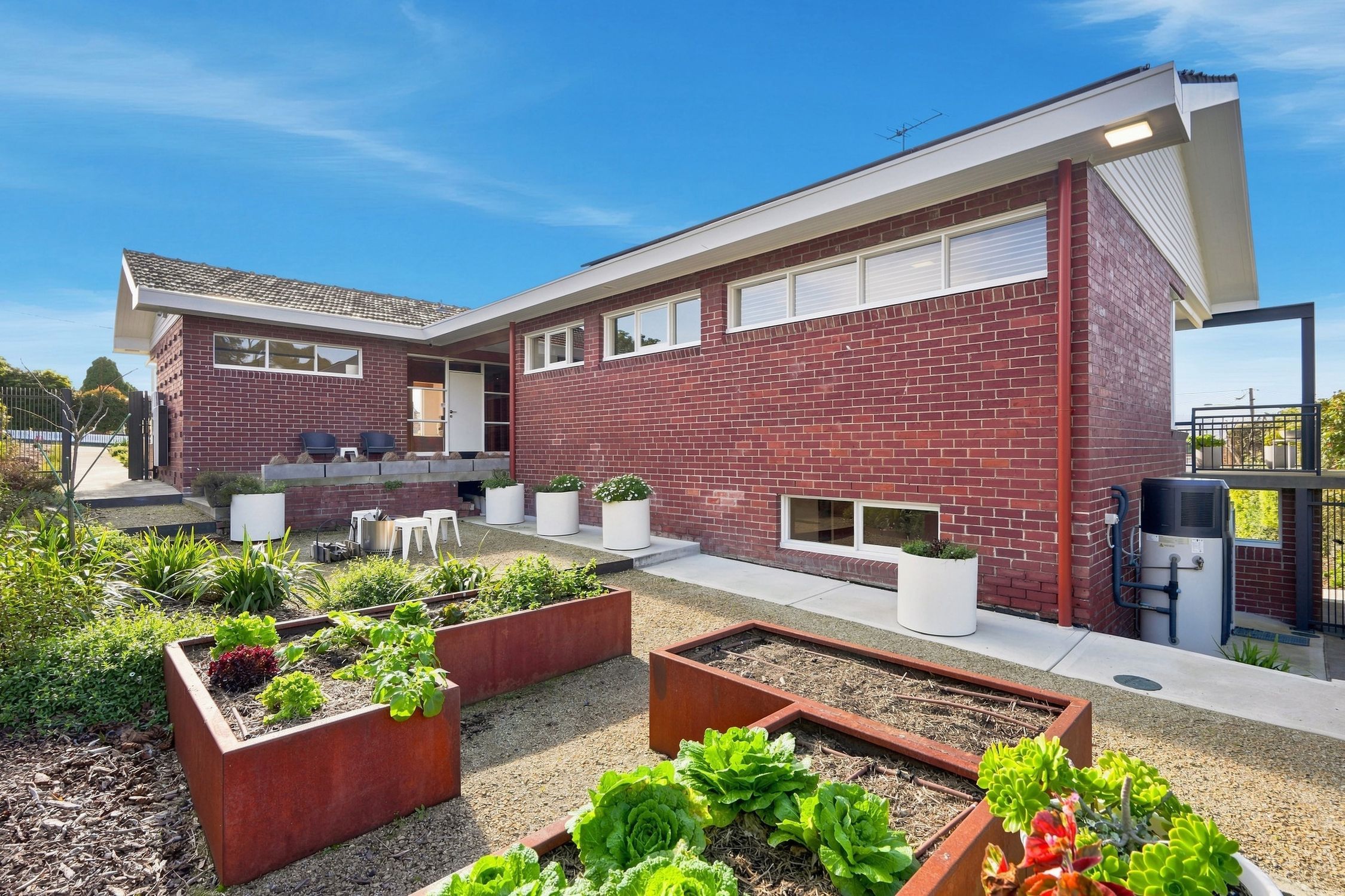 15 Casuarina Crescent — photo 28 of 30