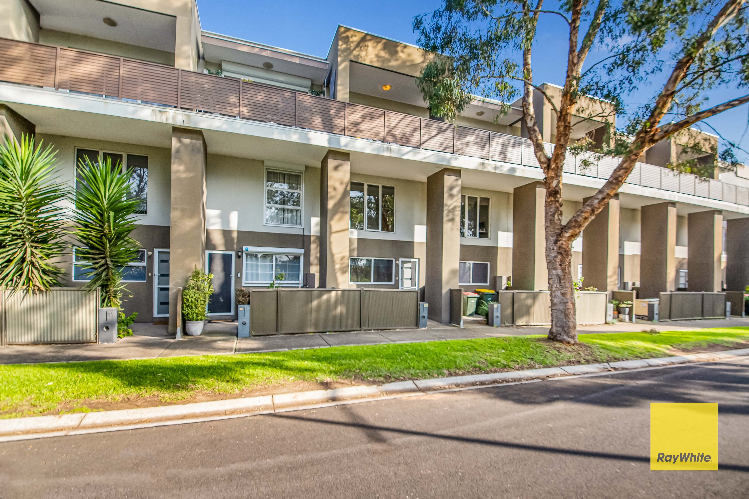 14 Honolulu Drive, Point Cook, VIC 3030