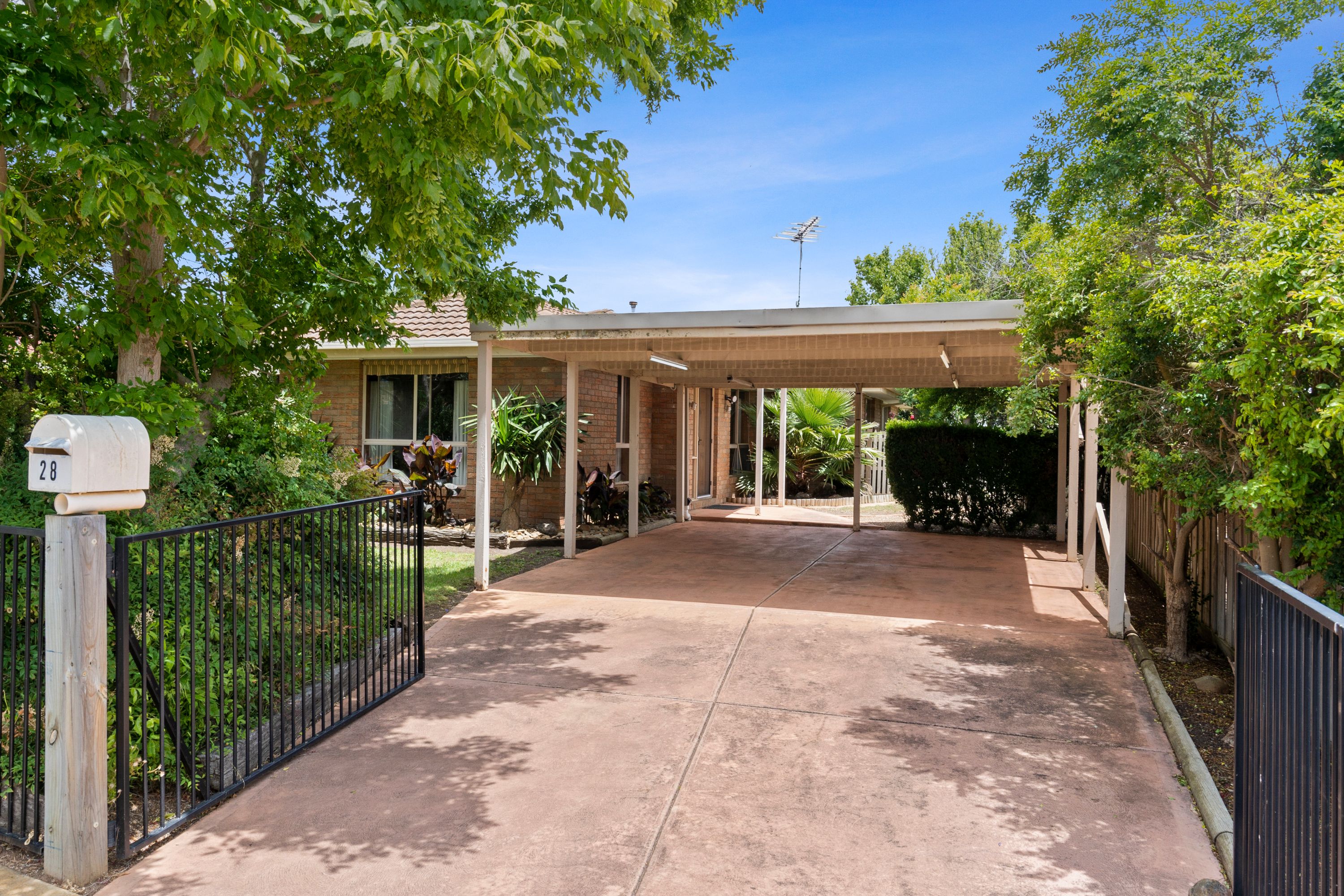 28 Richard Drive, Lara VIC 3212