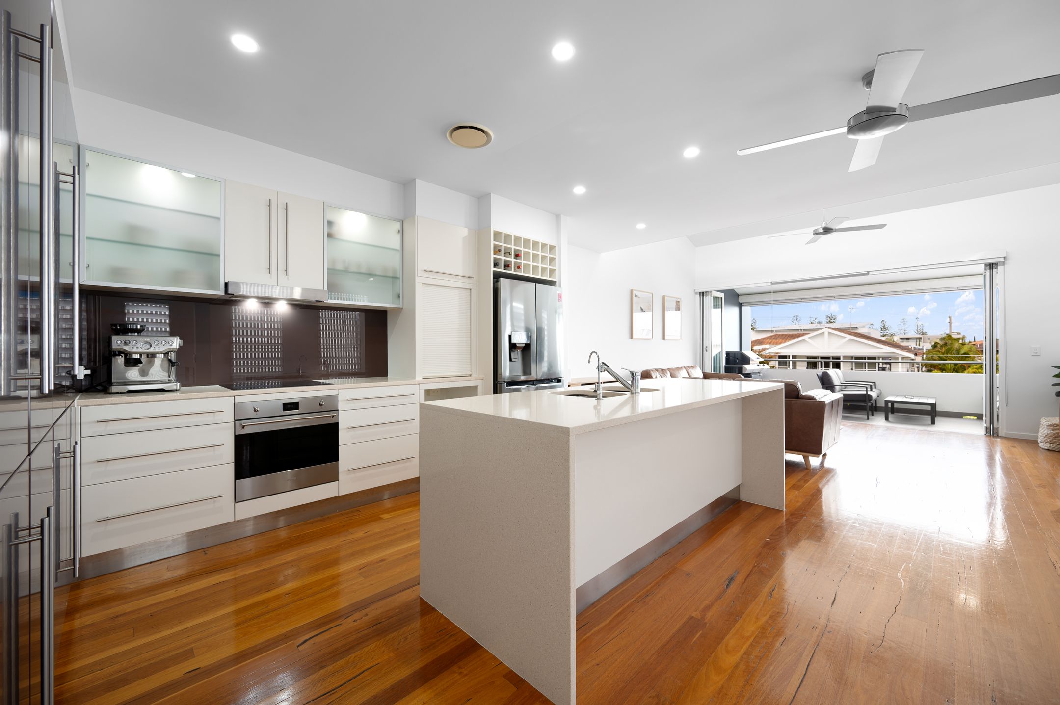 2/5 Muscovey Avenue, Paradise Point, QLD 4216