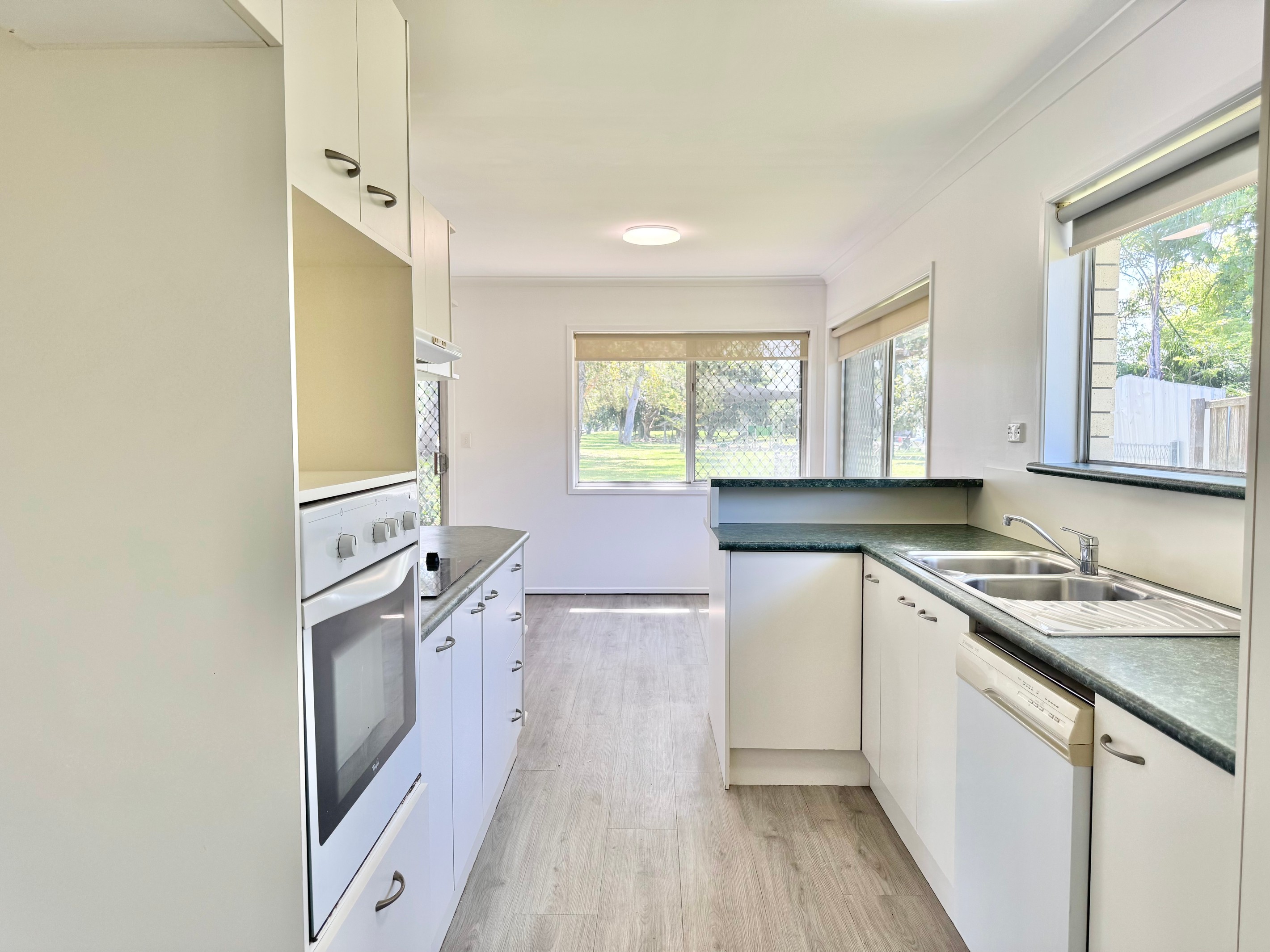 9 Moana Park Avenue, Broadbeach Waters, QLD 4218