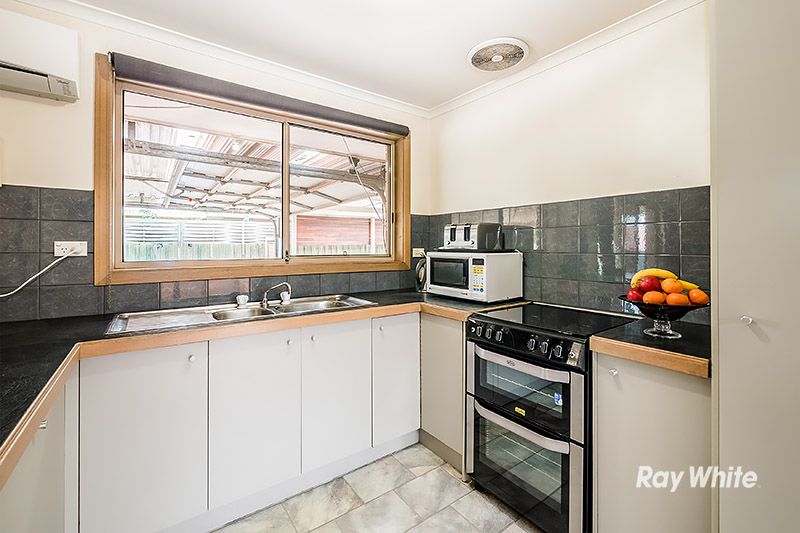 13 Crystal Gardens, Cranbourne West, VIC 3977