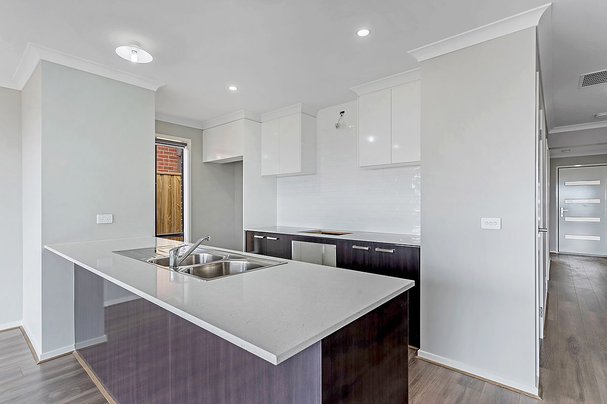19 Nightingale Road, Mickleham, VIC 3064