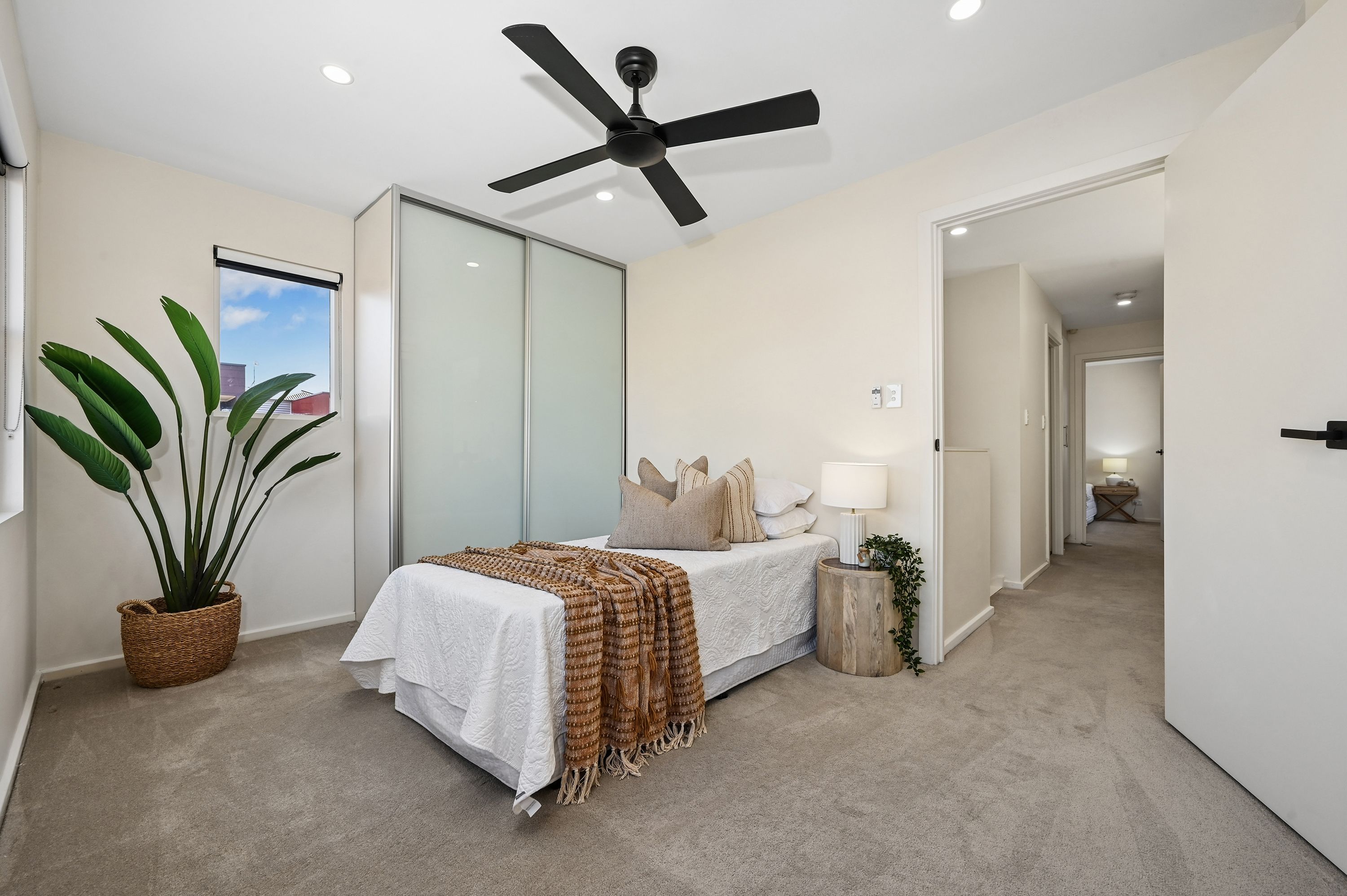 54 The Strand — photo 19 of 30